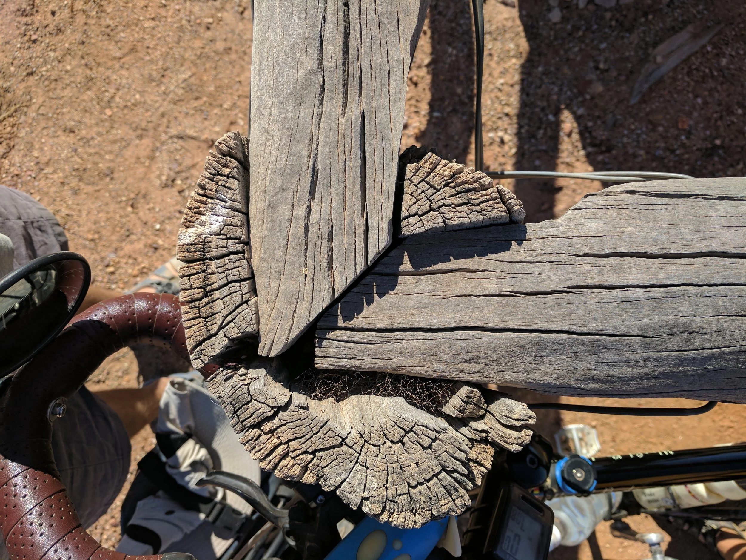 Angle pole corner