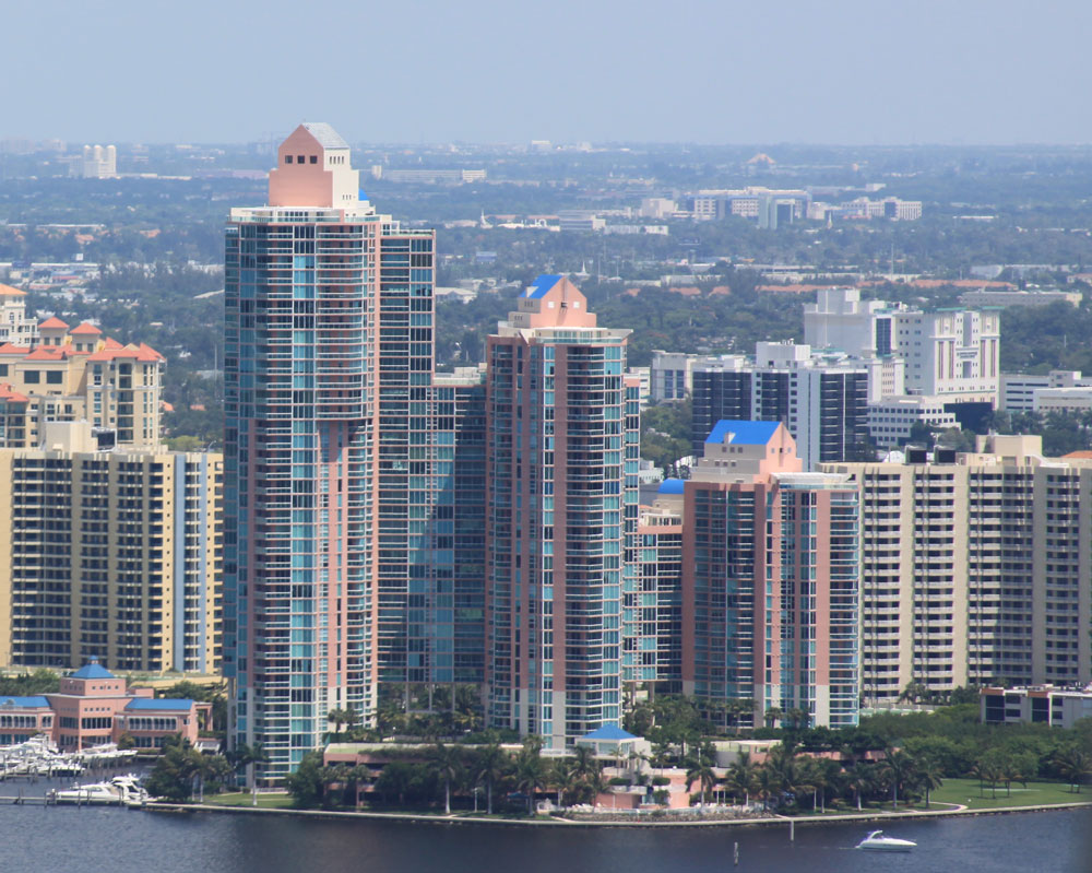 hidden bay at aventura marina.jpg