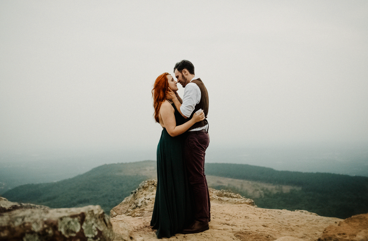 @layersphoto_annasproposal_kiss.gif