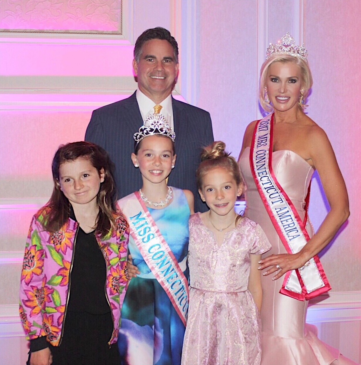 GREENWICH ADVOCATE MAKES HISTORY WITH 2ND CROWN MAY 13, 2017 SEE ARTICLE