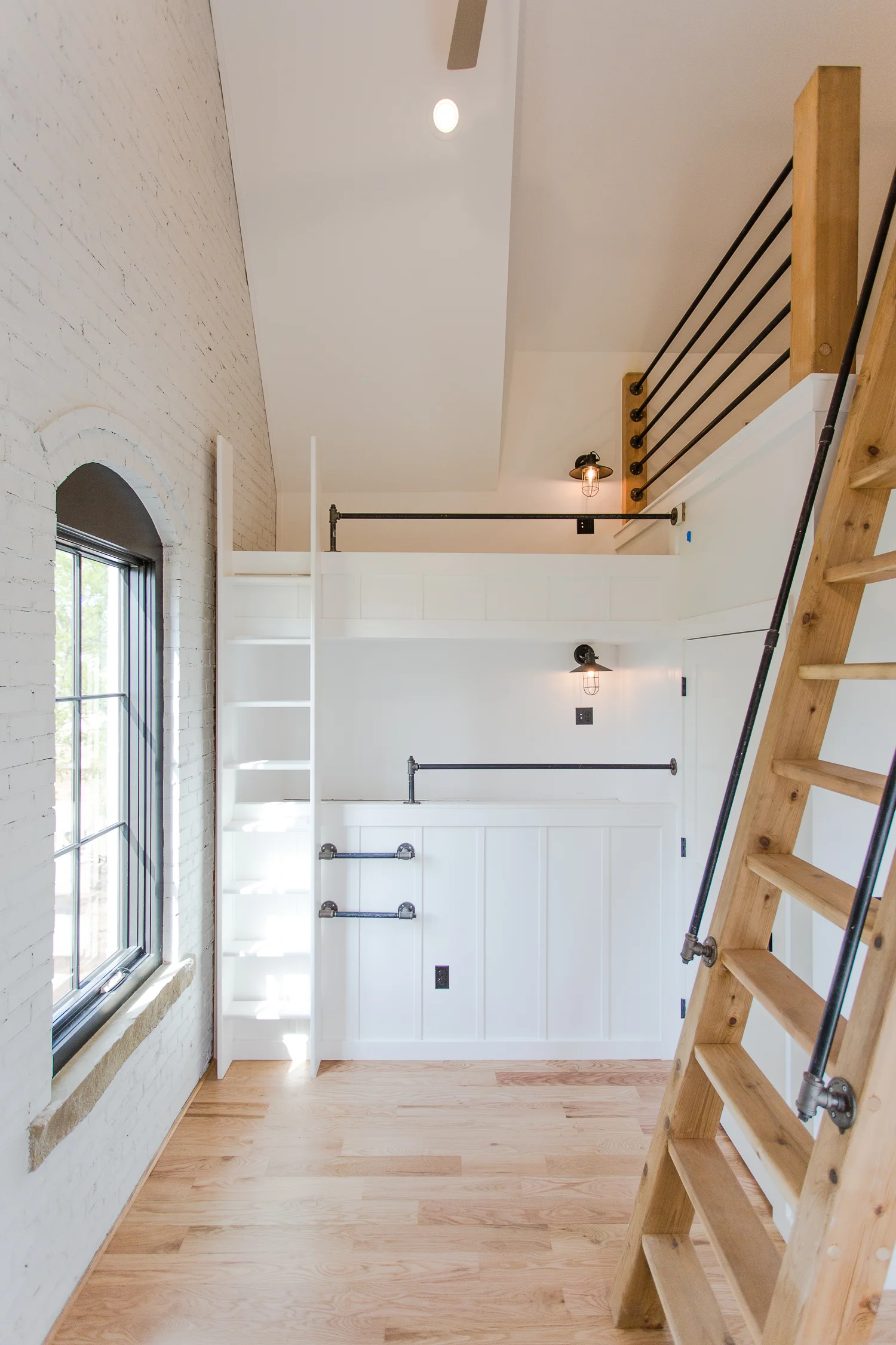 Bunk Room and Loft with Ship Ladder - by Building Culture