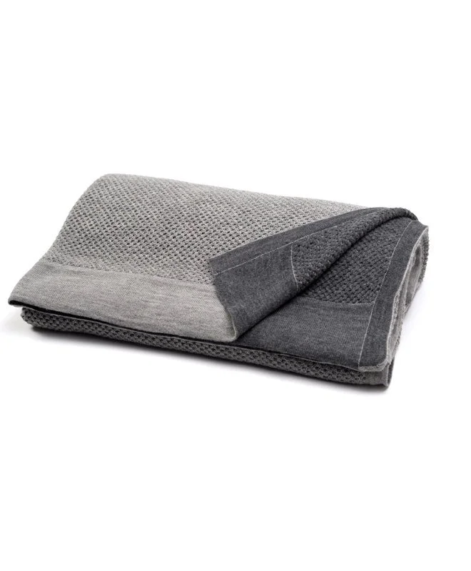 kuna_blanket_charcoal_silver_1024x1024.jpg