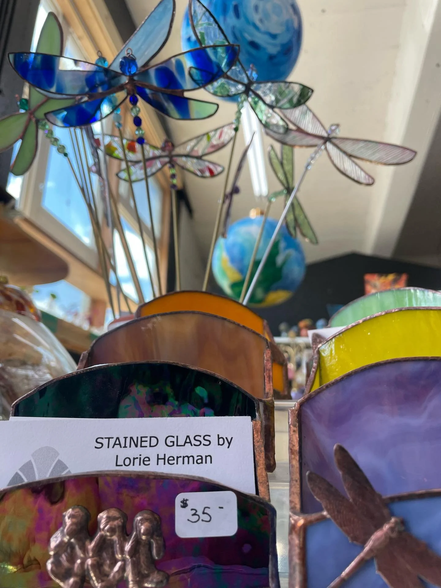 Okay&hellip;I need to take second to specially brag on my mom @loriesglass . It&rsquo;s obvious that my creative side is from her and her parents, a prolific artist mom and a commercial artist / graphic designer before that I as a thing, dad. I grew 