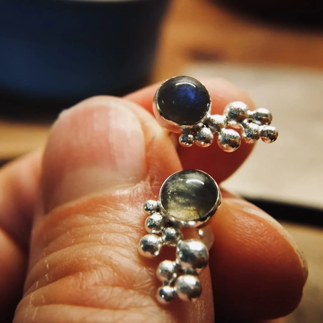 labradorite conch earring (Copy)