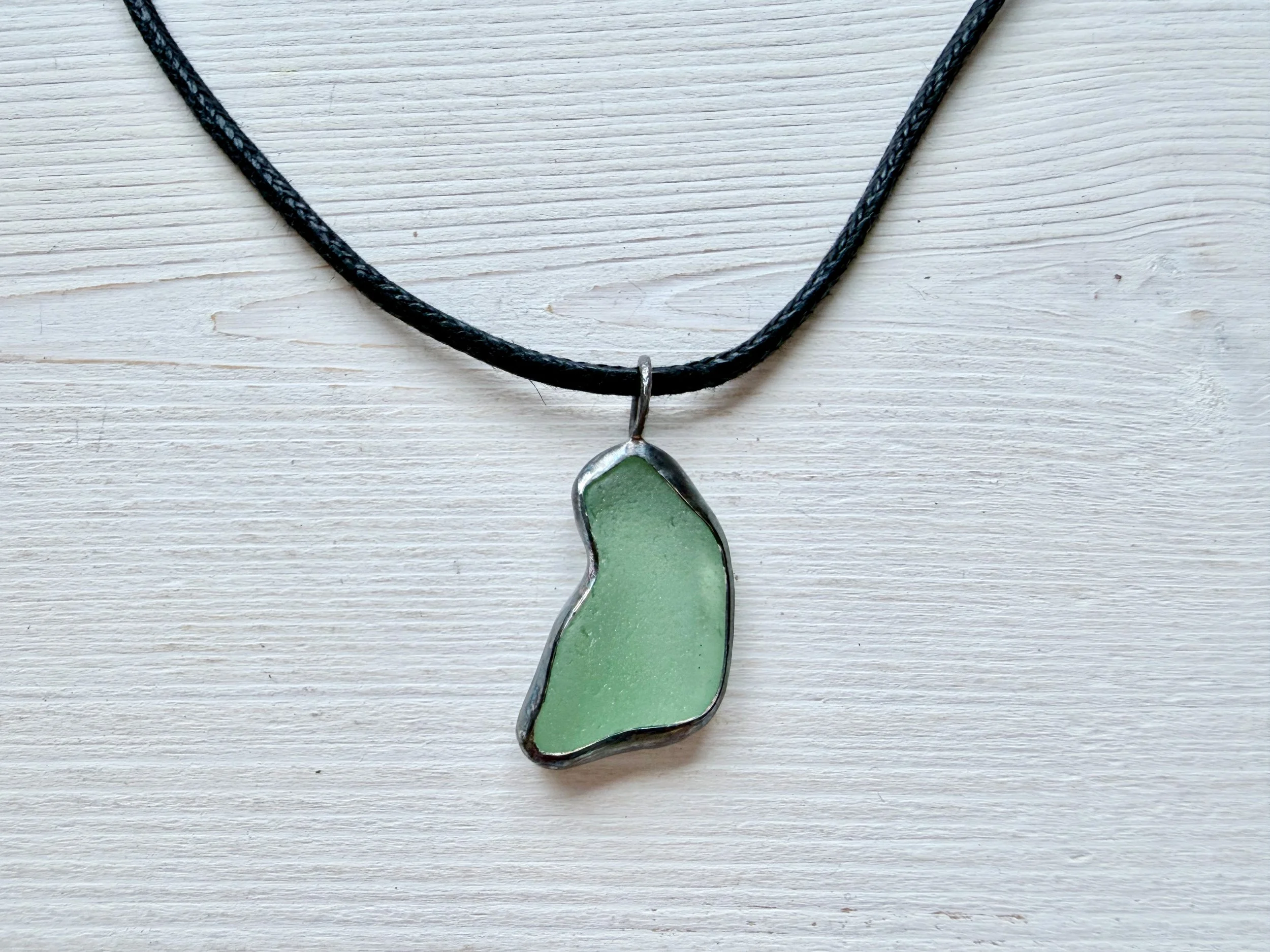 seafoam-green-handcrafted-cornish-seaglass-pendant-VGS_1776.jpeg