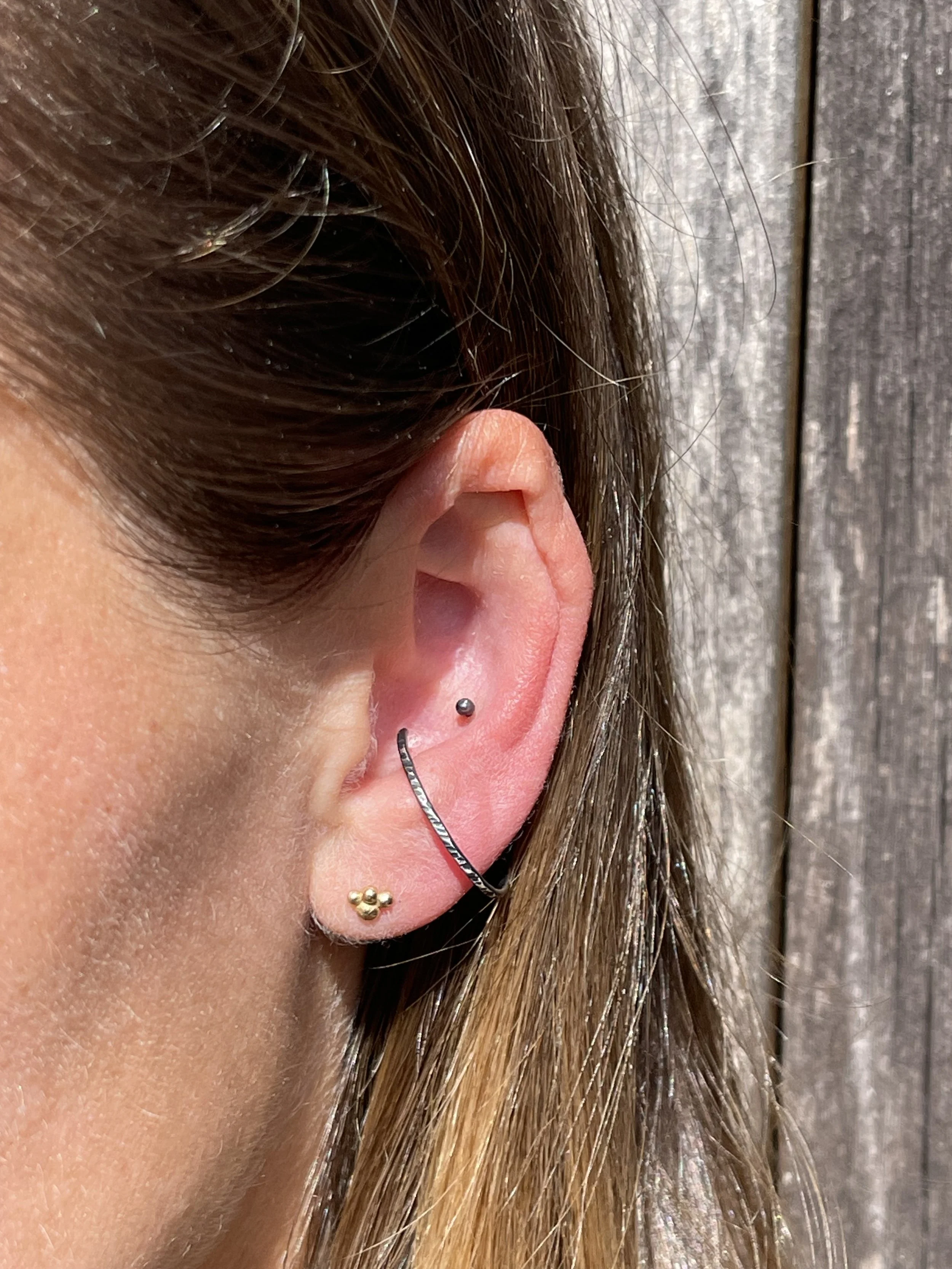 Black Twist Conch Earring - 20mm Hoop Recycled Silver