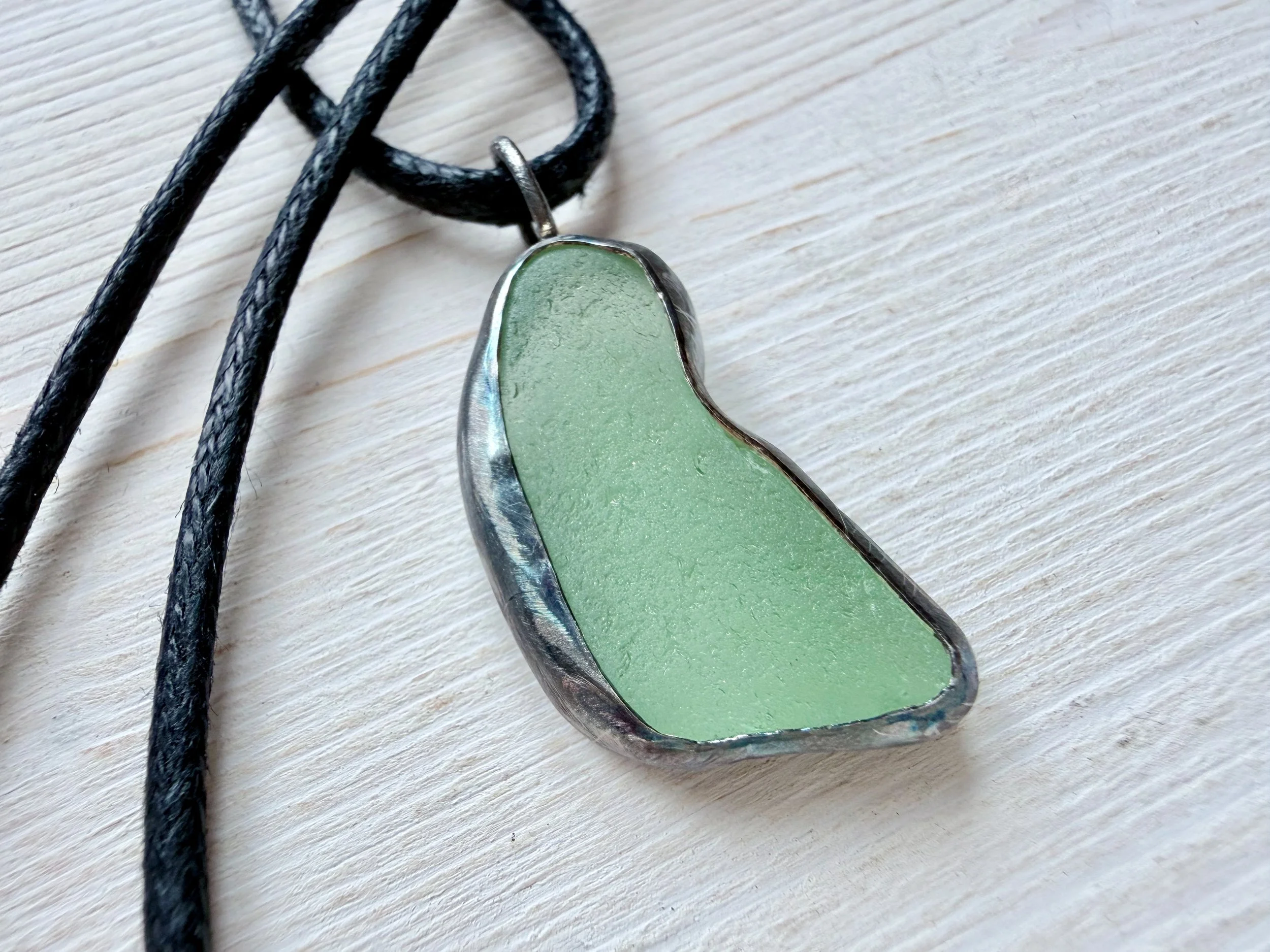 seafoam-green-handcrafted-cornish-seaglass-pendant-VGS_1779.jpeg