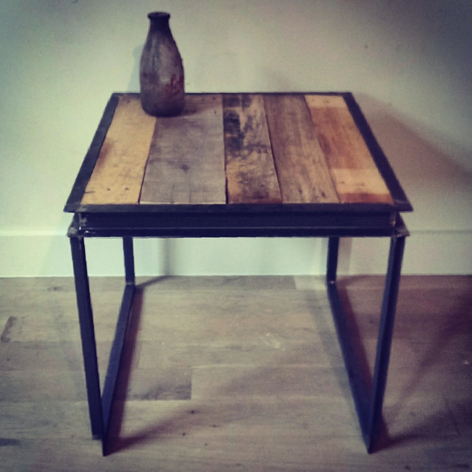 BERRY TABLE