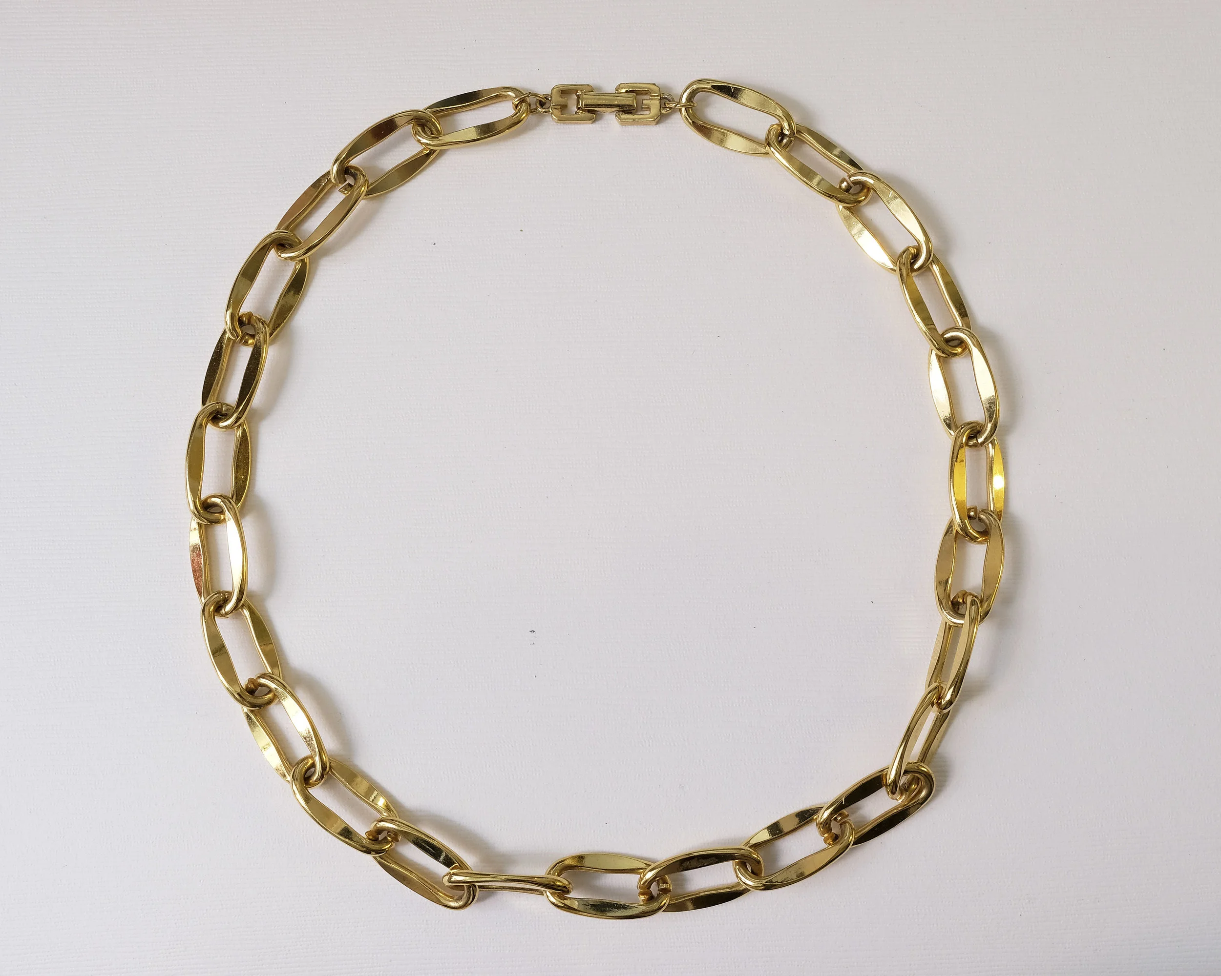 N_Givenchy Elongated Chain Neclace.jpg