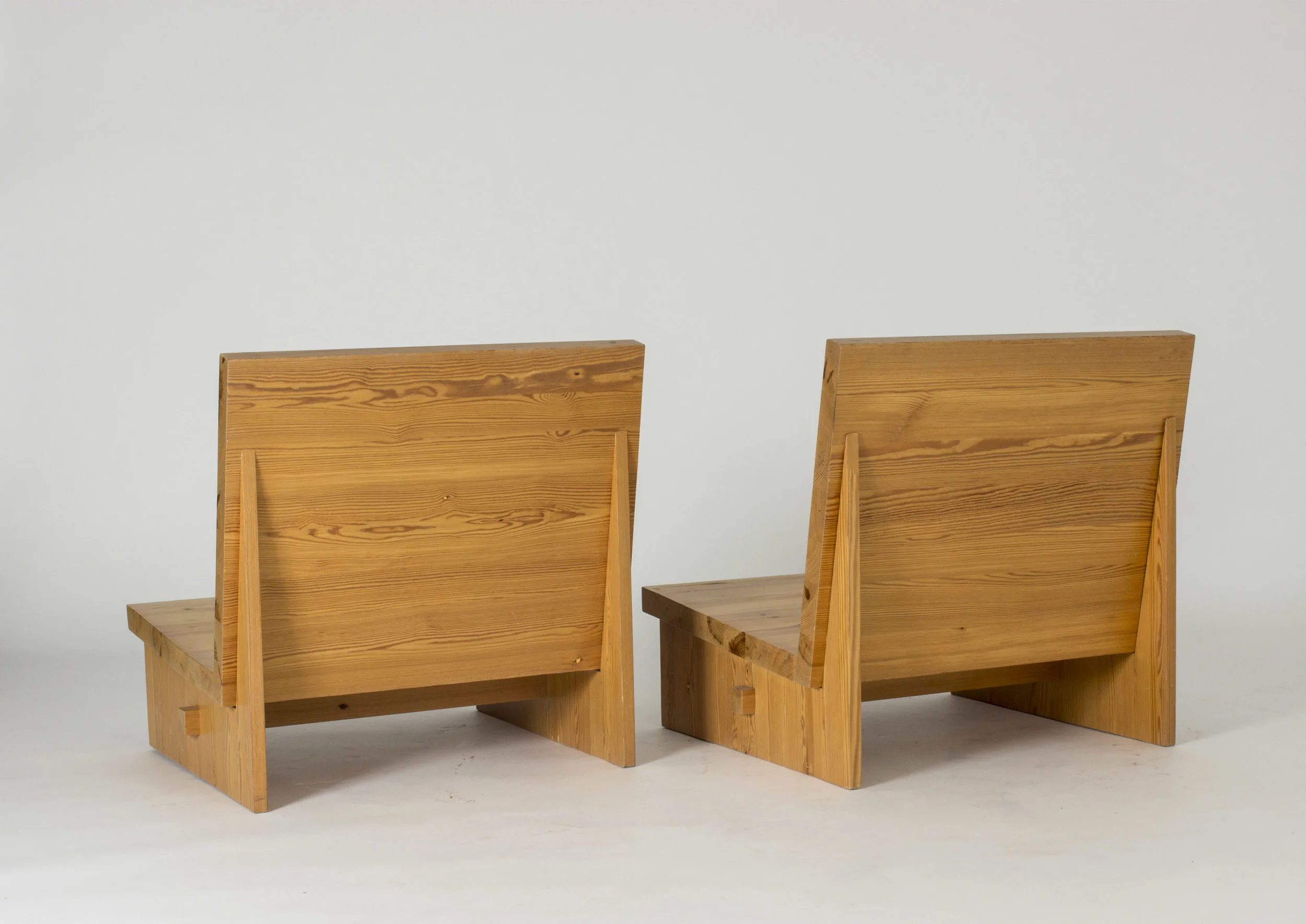 pine_lounge_chairs4.jpg