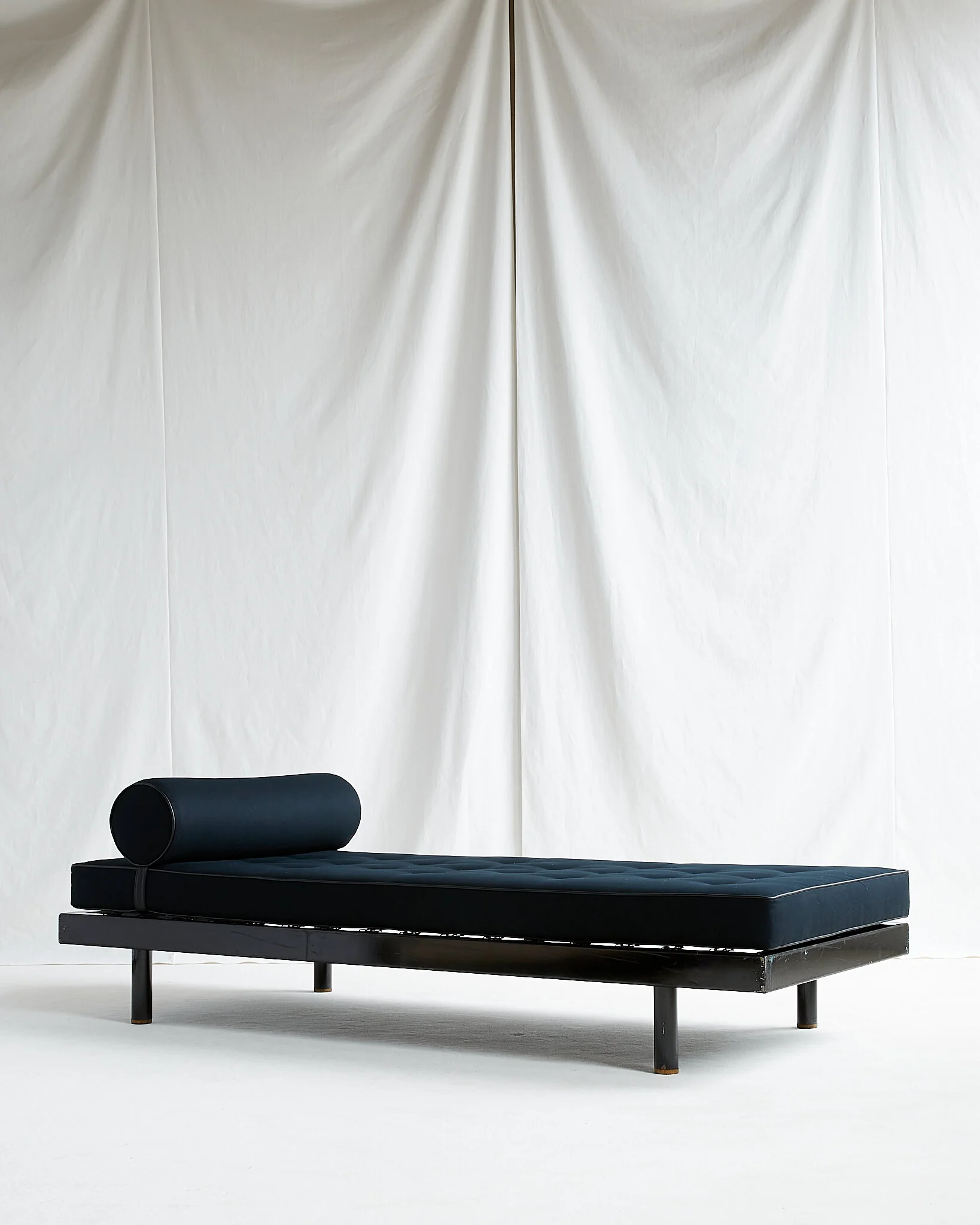 jean_prouve_scal_daybed_steph_simon_287.jpg