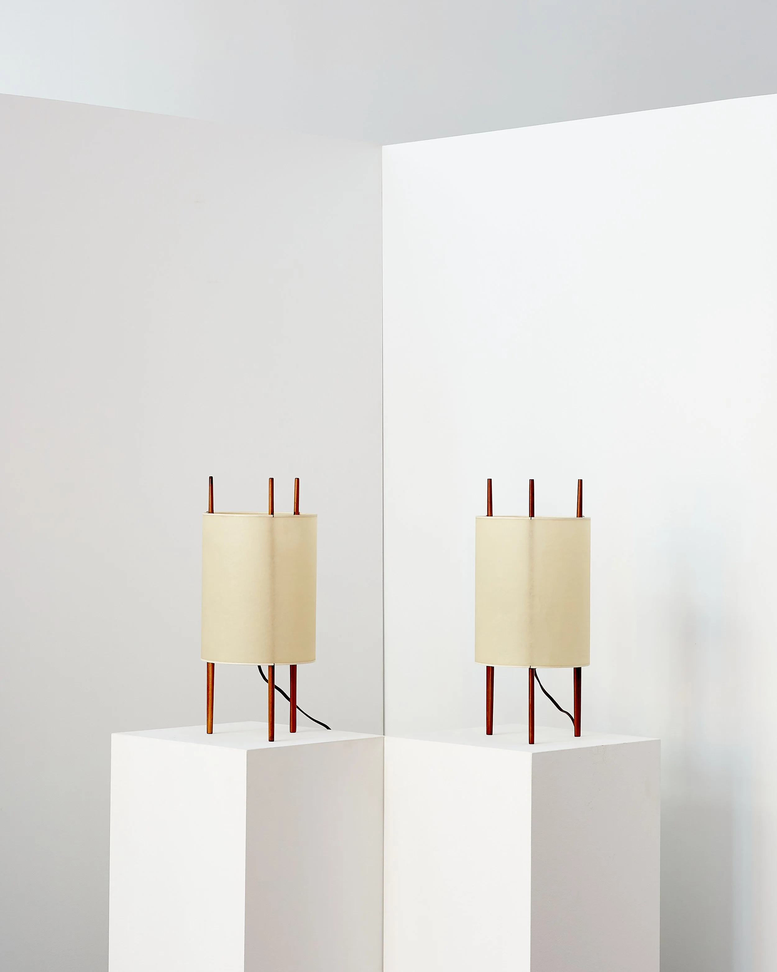 Pair of Early Isamu Noguchi for Knoll Associates Table Lamps c 