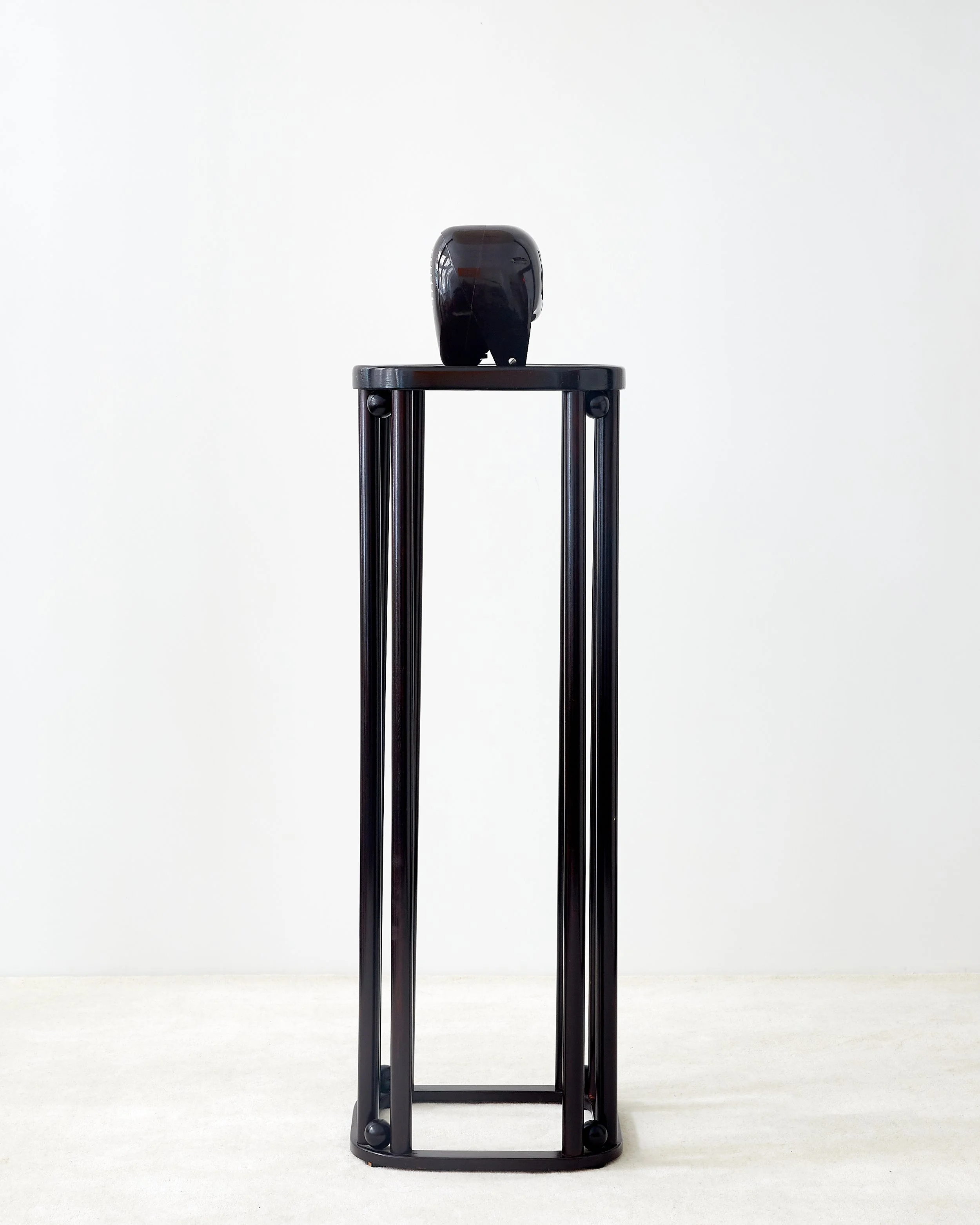 josef_hoffman_thonet_stand_isamu_noguchi_radio_nurse_guardian_ear 2.jpg