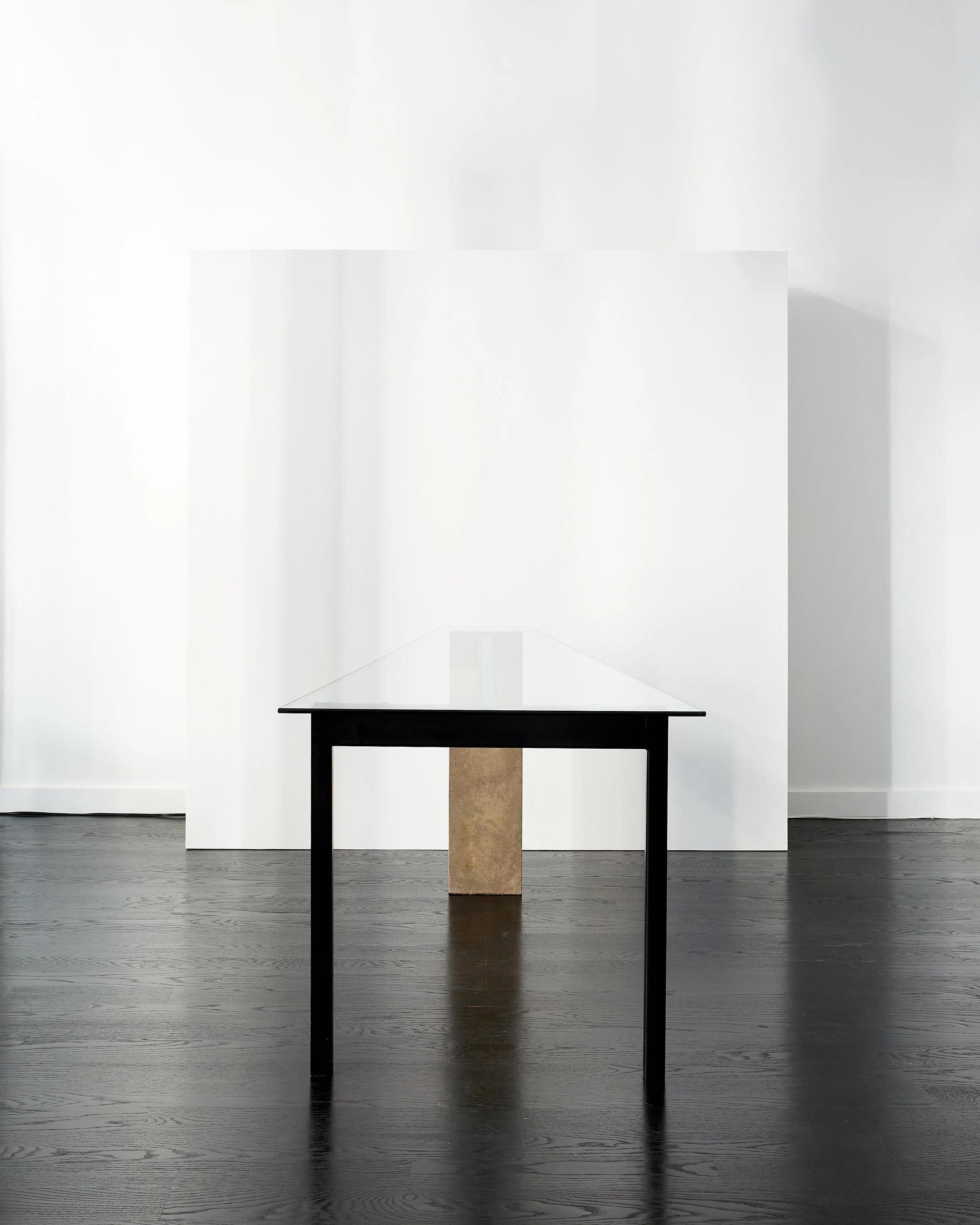Jonas_Bohlin_Concrete_Table_Desk_Källemo_1984 2.jpg
