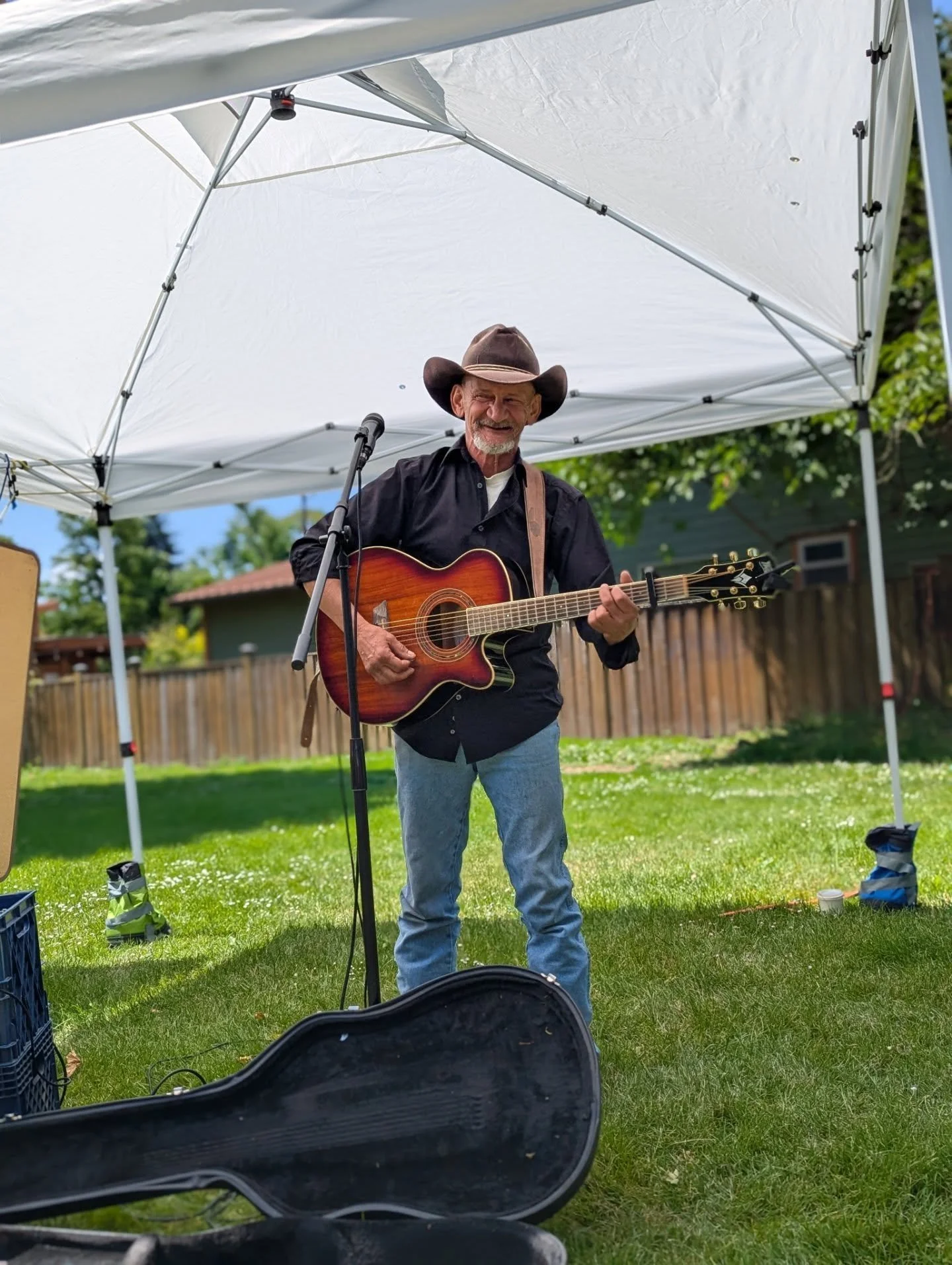 Snapshots from the Whiteaker Community Market 📸

As 2025 nears it's end we can't help but reflect on what a great season we had and how much we've enjoyed spending our days with each one of you. Thank you to all those who support us, we truly apprec