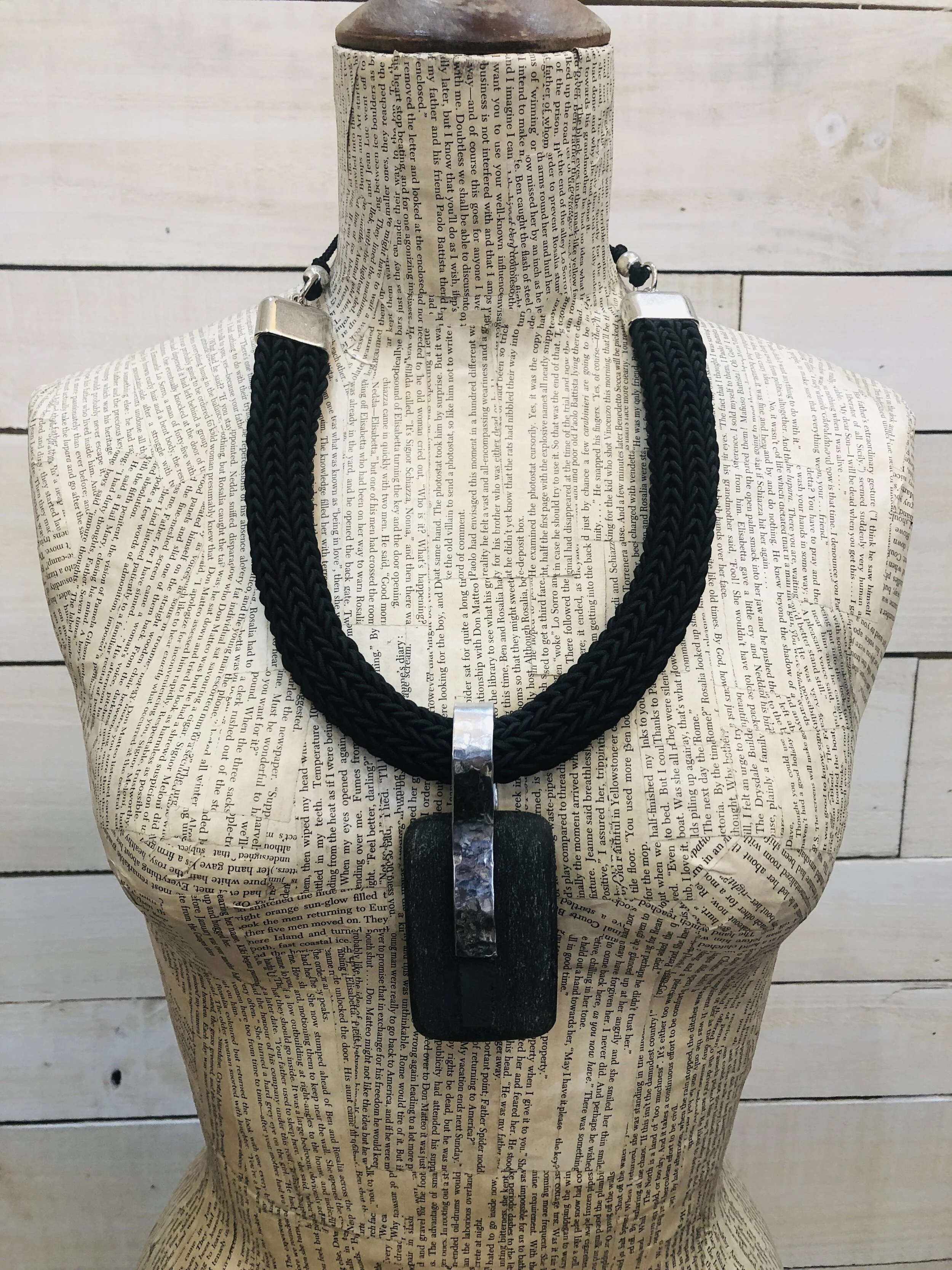 missandei necklace
