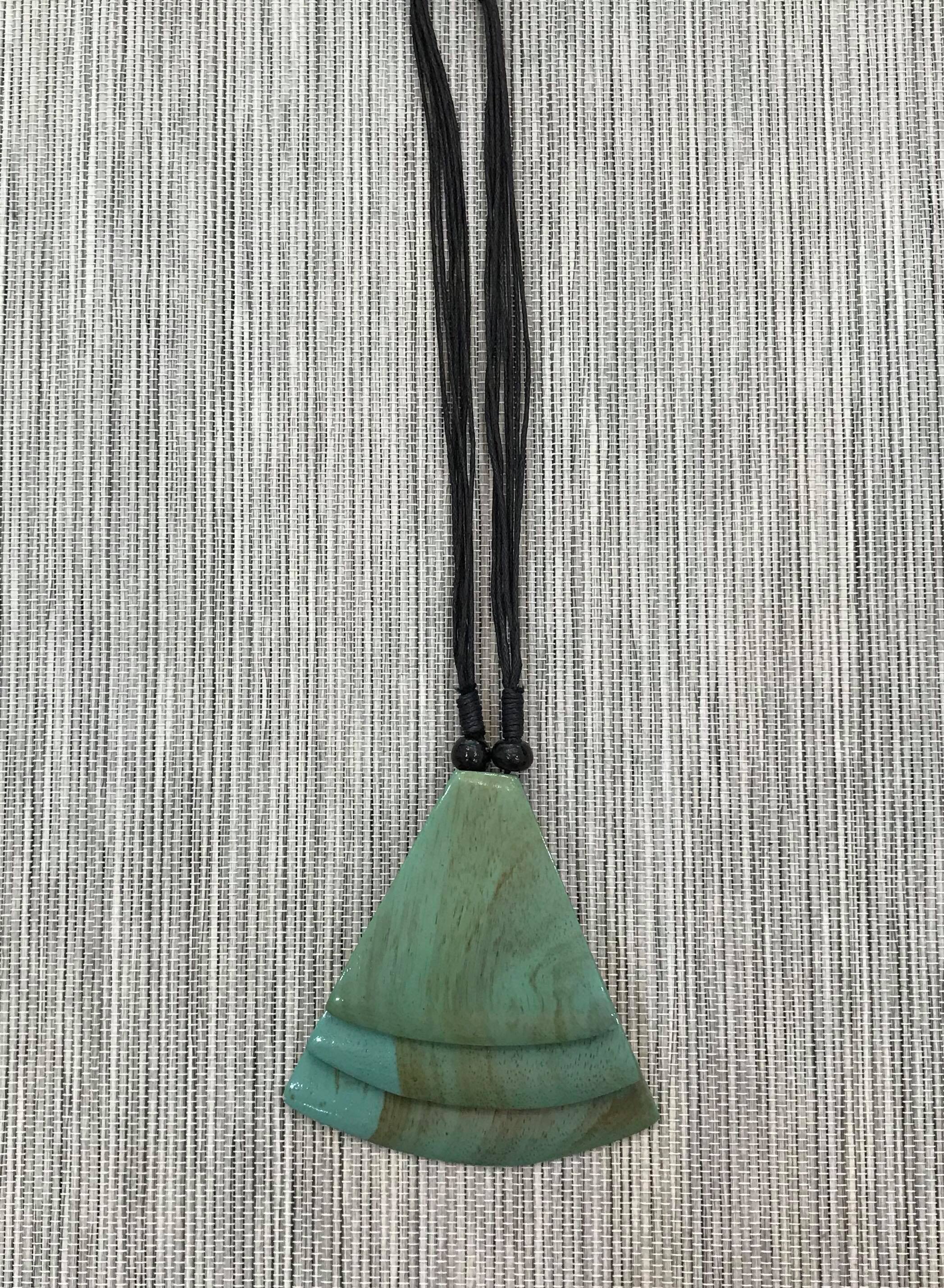Triwood Necklace Green 
