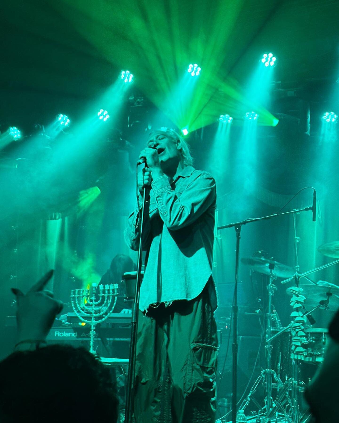 2 sold out shows with the #goat @matisyahu 😎🦔💪! May we be blessed to continue spreading the light for yearz to come. Shabbat shalom and happy Hanukkah to all 🔥!
.
.
.
#bkbowl #experience #show #matisyahu #brooklyn #livemusic #concert #life #joy #