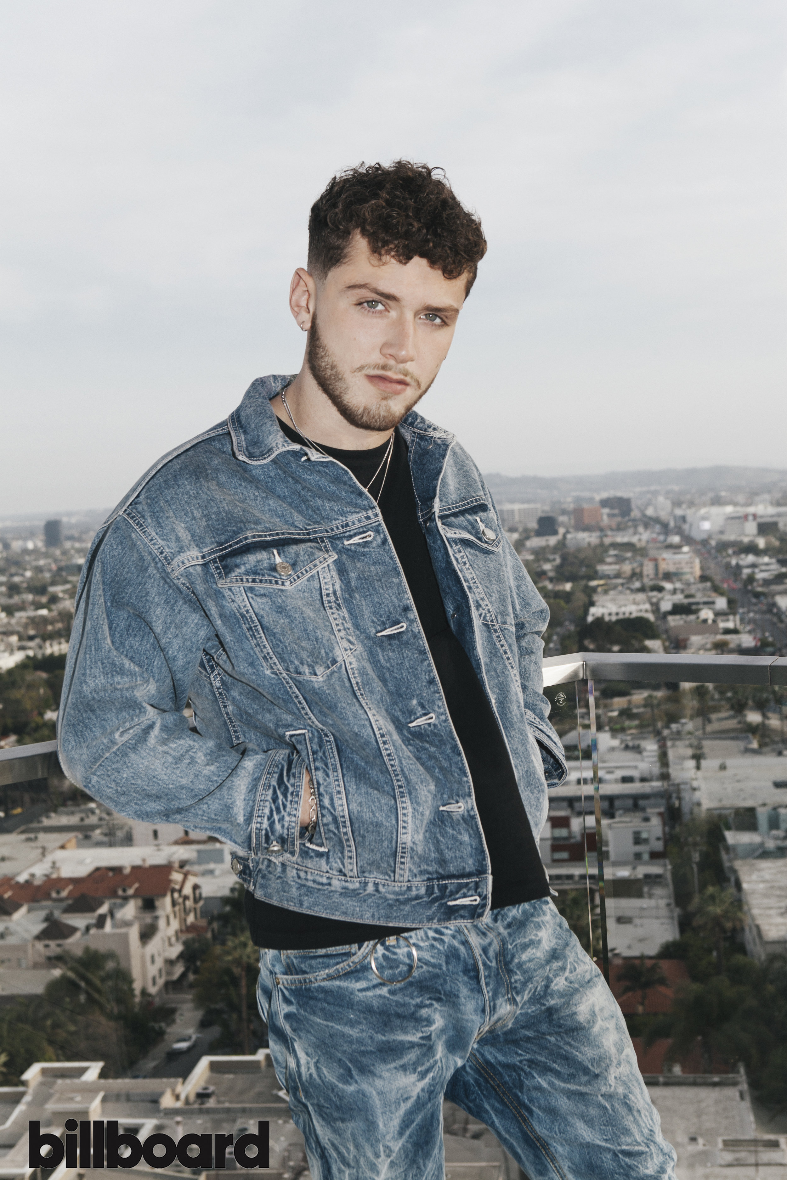 BAZZI