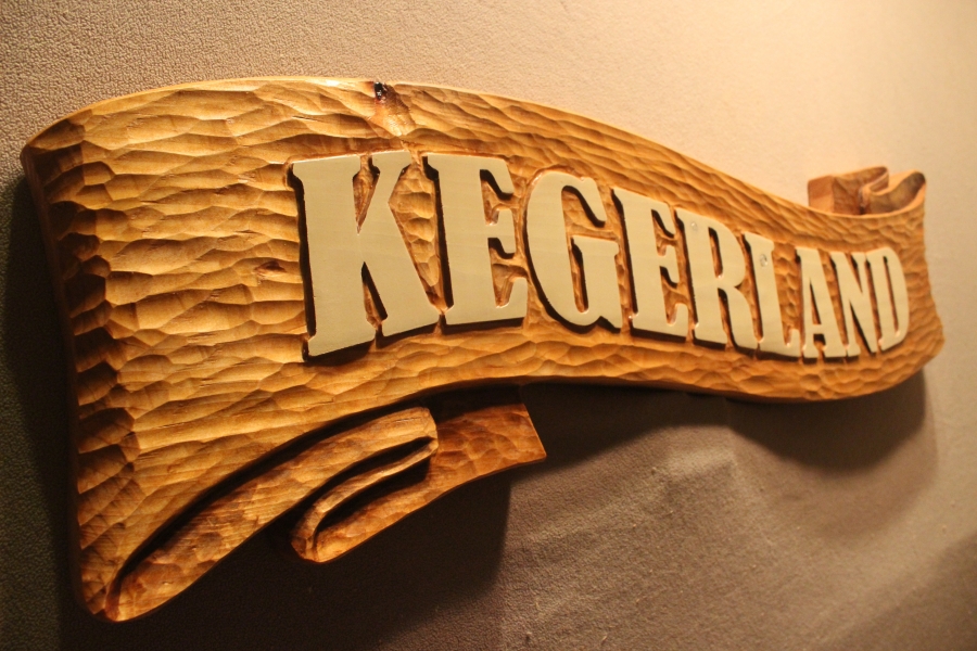 Family Name signs, home signs, and cabin signs by Fox Wood Signs