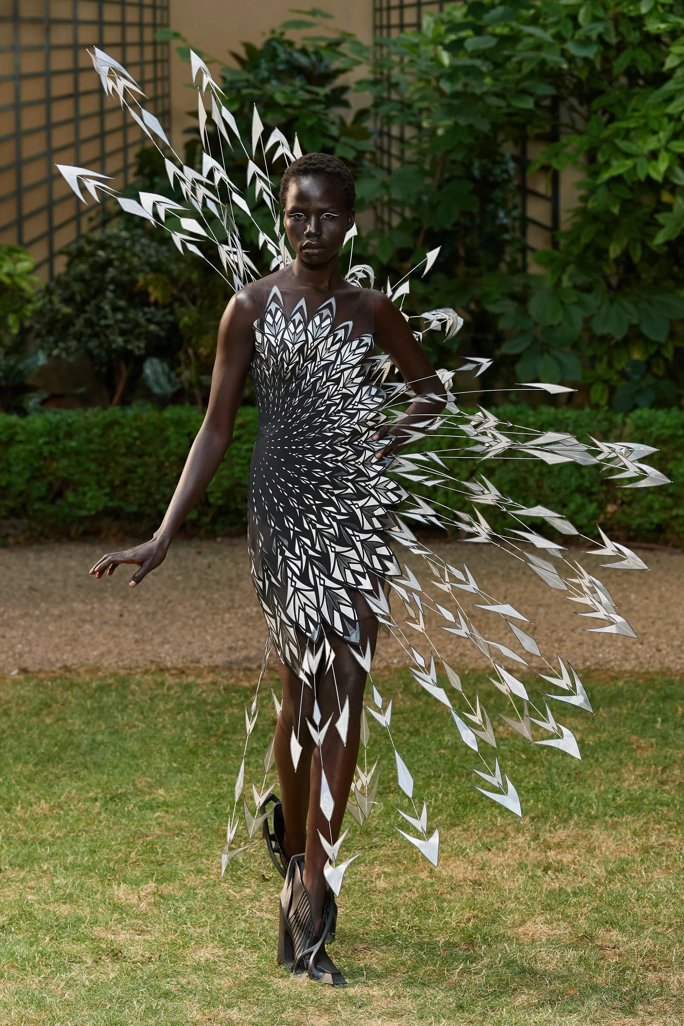 00015-iris-van-herpen-fall-2023-couture-credit-gorunway.jpg.jpg