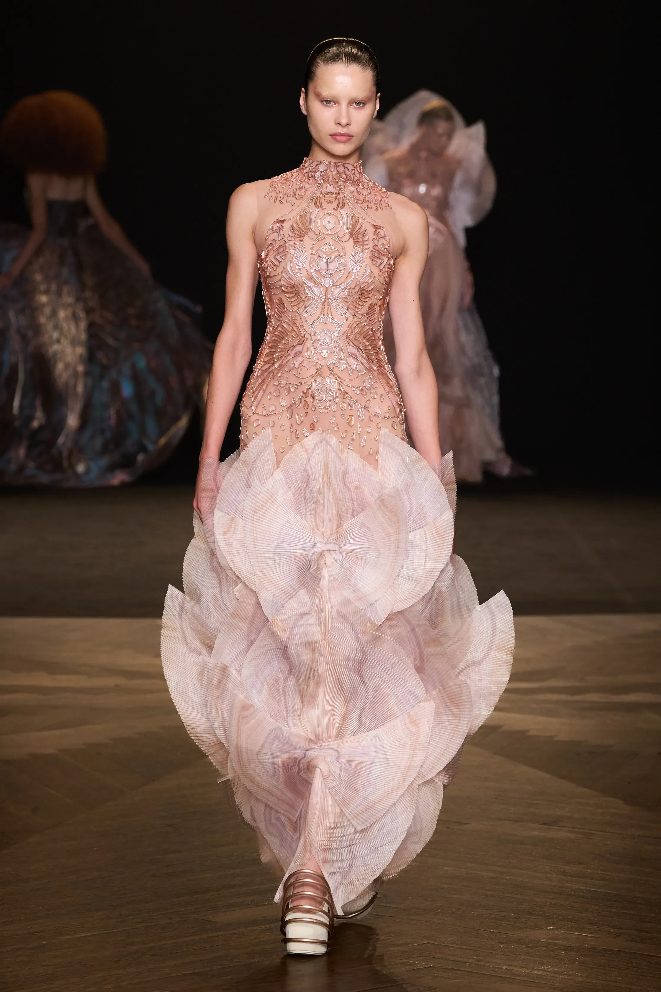 00006-iris-van-herpen-fall-2025-couture-credit-gorunway.jpg.webp