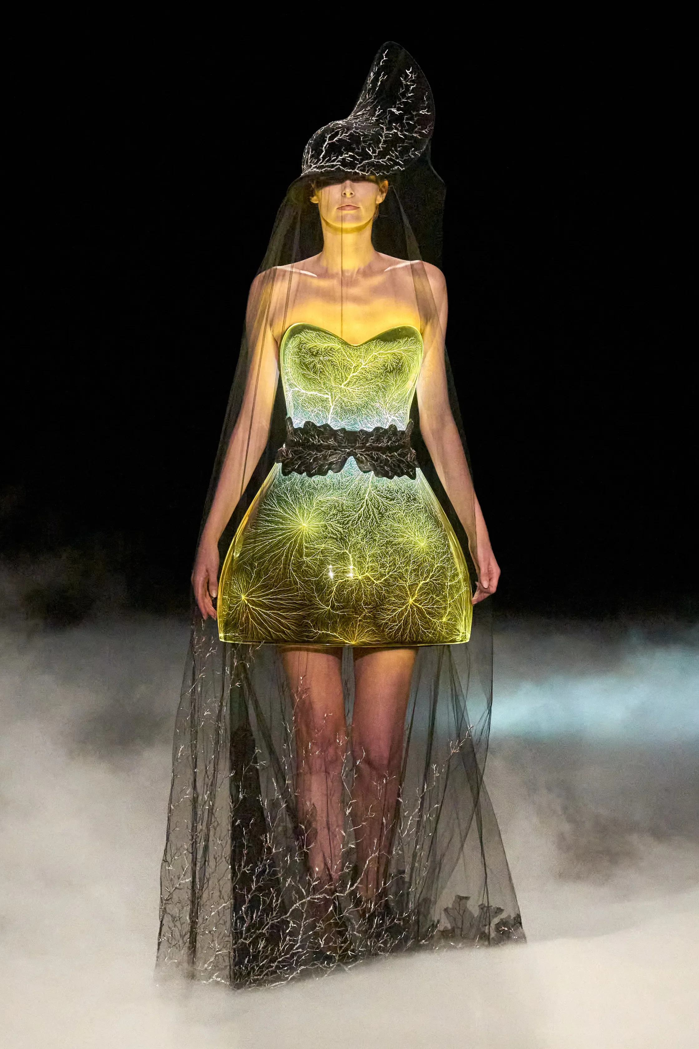 IRIS VAN HERPEN FALL FALL 2026 COUTURE COUTURE FOR PROPHECY BRAND