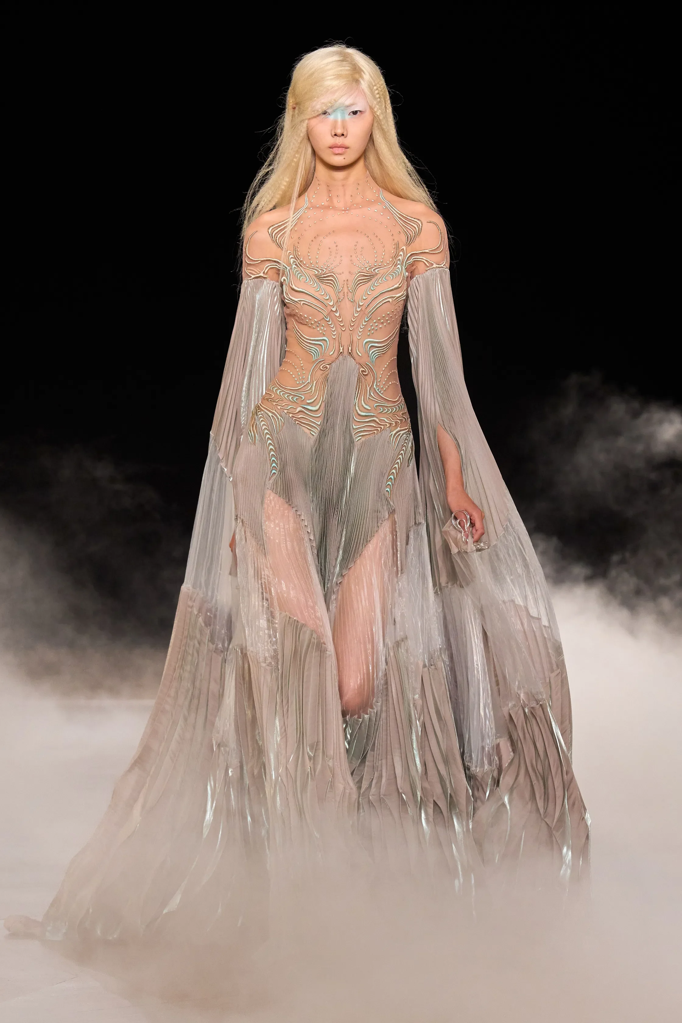 IRIS VAN HERPEN FALL 2026 COUTURE COUTURE for prophecy brand