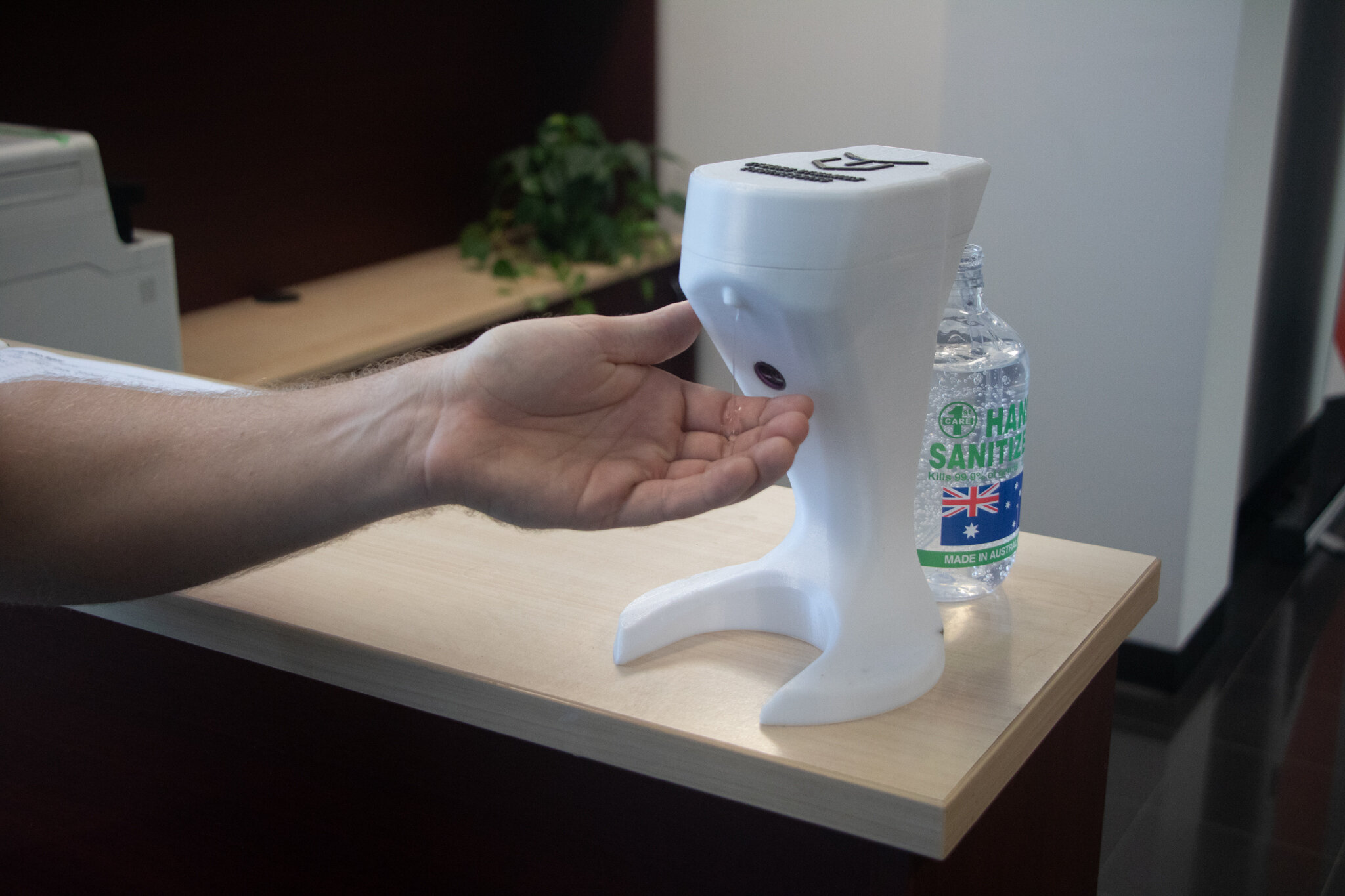 COVID-19 CONTACTLESS SANITISER