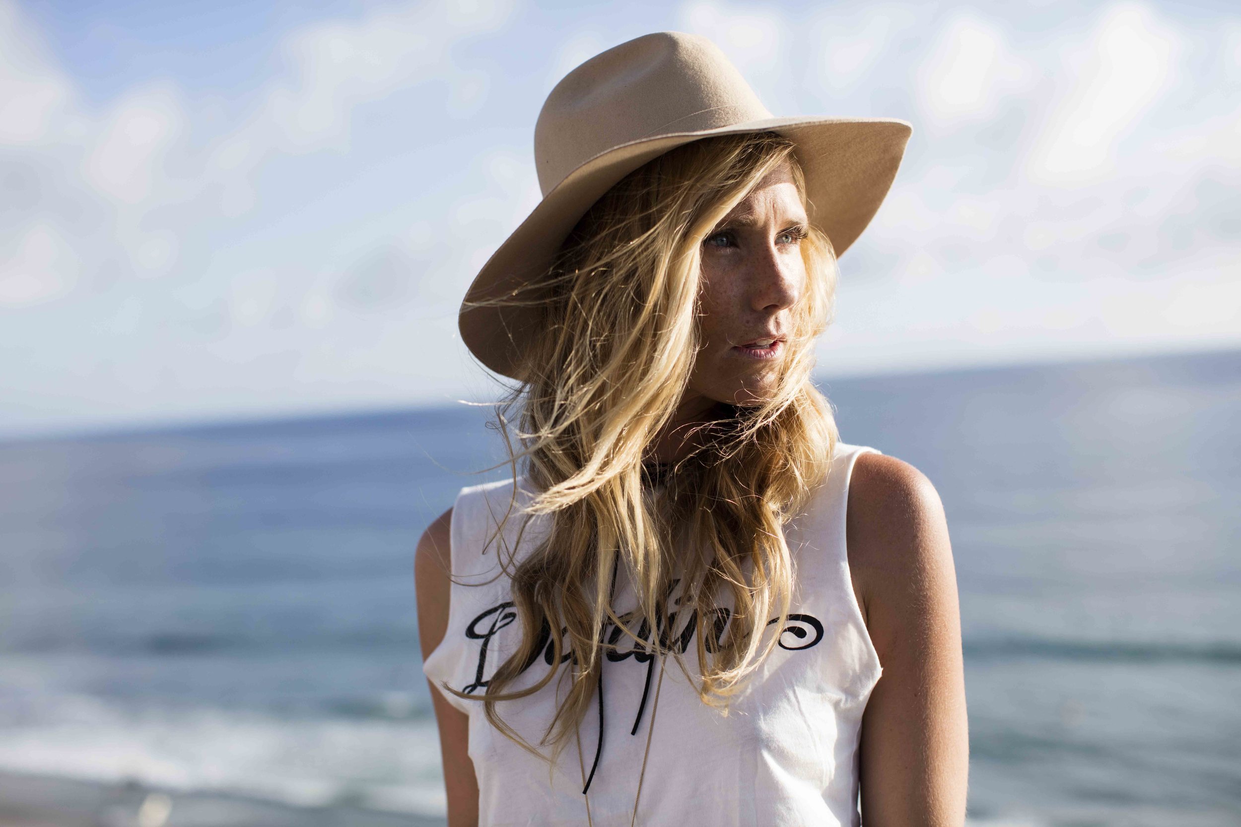  Vintage wardrobe styling by ModernBoheme for photoshoot of model Lisa Sheldon on the coast 