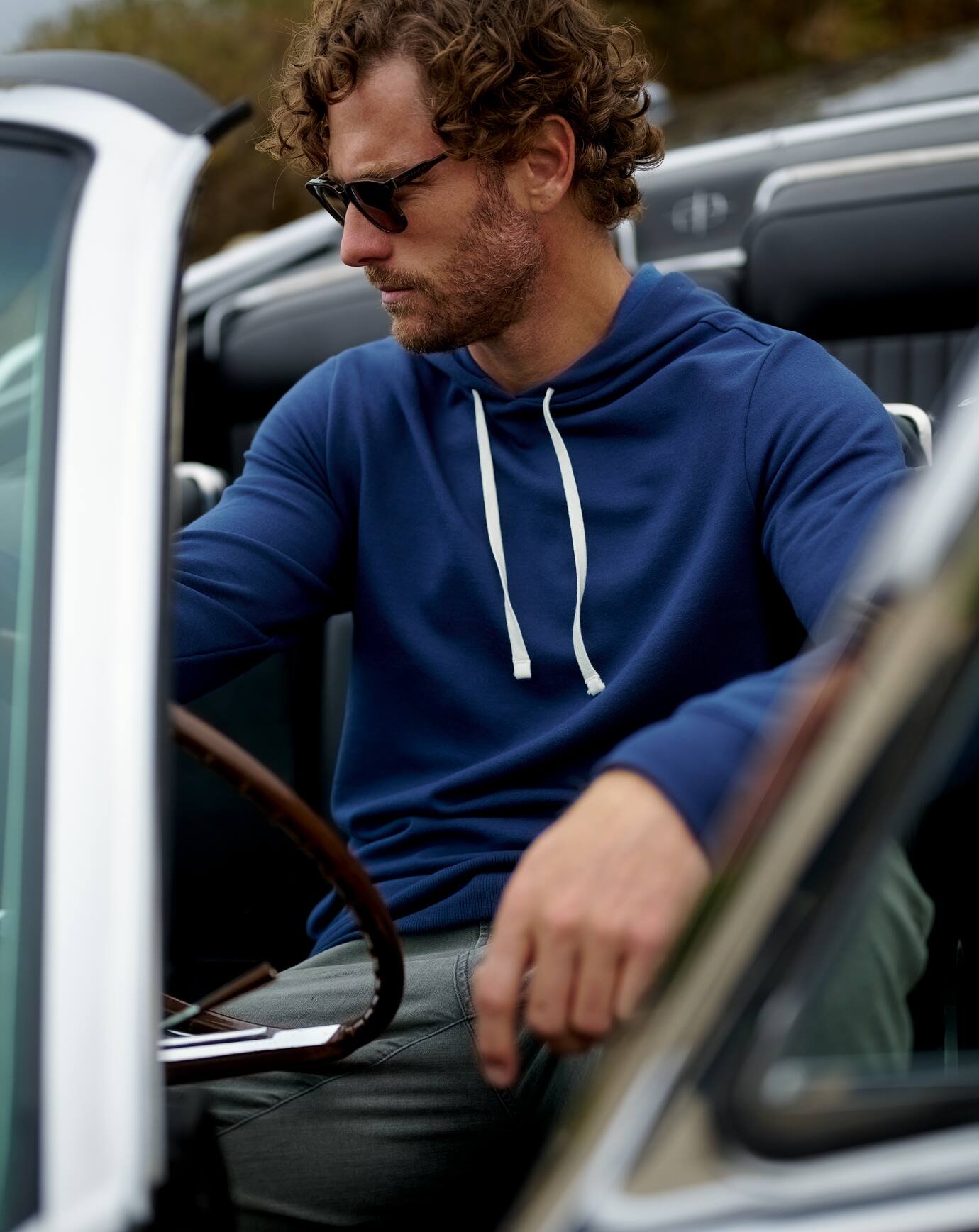 LIFESTYLE_PDP_IMAGE-FH26 HOLIDAY GIFT GUIDE_MEN_SHOT6_2283_HERO.jpg