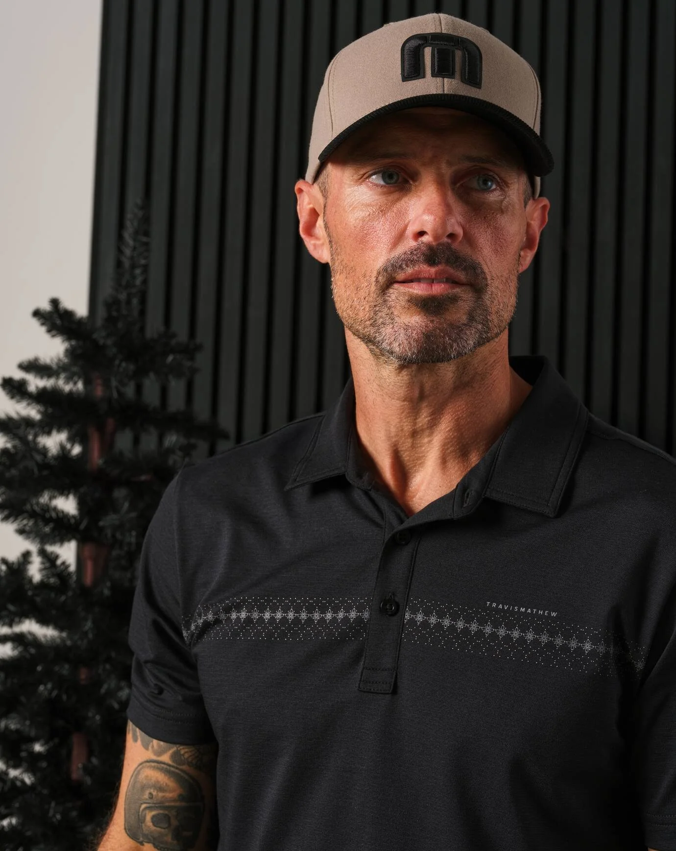 LIFESTYLE_PDP_IMAGE-FH26_MENS_HOLIDAY GIFT GUIDE_SHOT8_1028_SECONDARY.jpg