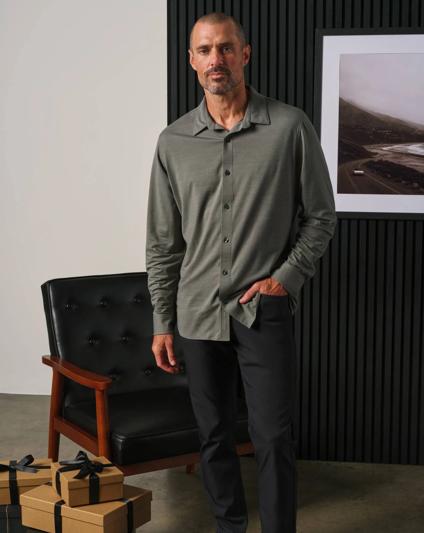 LIFESTYLE_PDP_IMAGE-FH26_MENS_HOLIDAY GIFT GUIDE_SHOT4_367_HERO.jpg