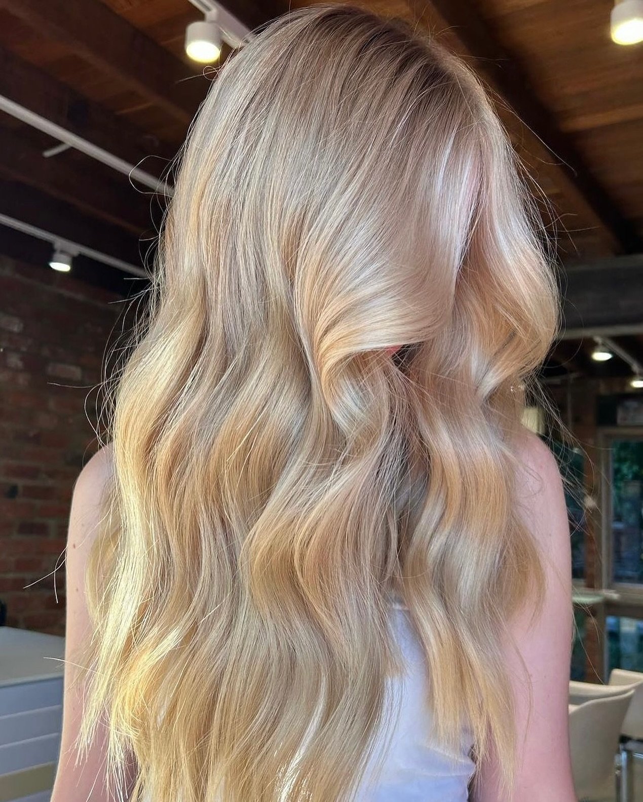 Don't think we'd ever say this, but we're ready for winter! 

But for now we'll keep posting lush summer Golden Blondes 🌼☀️ 

Colour &amp; Styled @gigi.boblonde 

For all appointments or enquires 
Email 💌 info@boblonde.com
East Freo 📞 9319 8444
Da