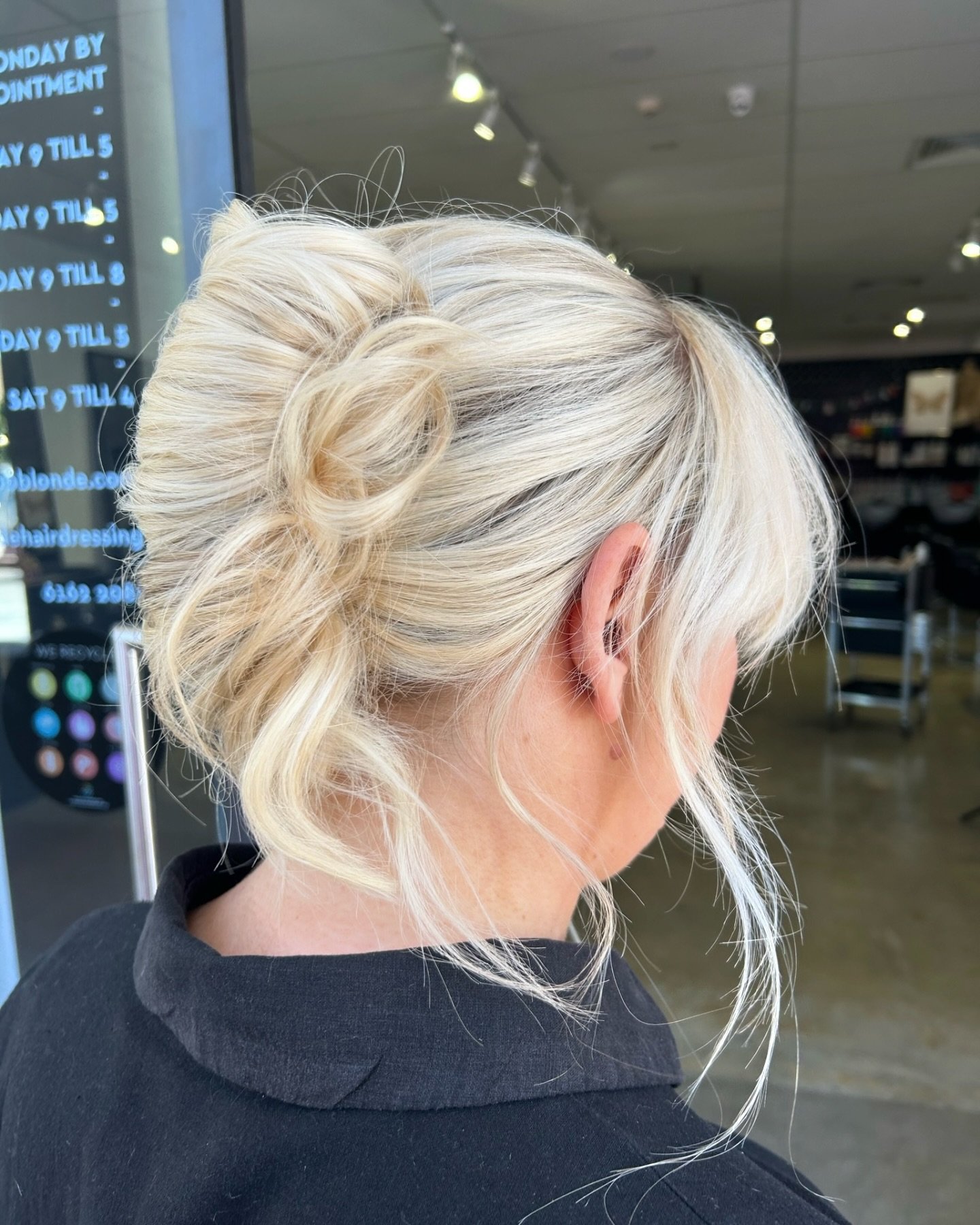 It's giving 2024 Pam Anderson Met Gala vibes 🫶🏻 

Styled @hairbymadisonclare_boblonde 

For all appointments or enquires 
Email 💌 info@boblonde.com
East Freo 📞 9319 8444
Dalkeith 📞 6162 2082 

#wellablondesANZ #wellafamilyANZ #askforwella #wella