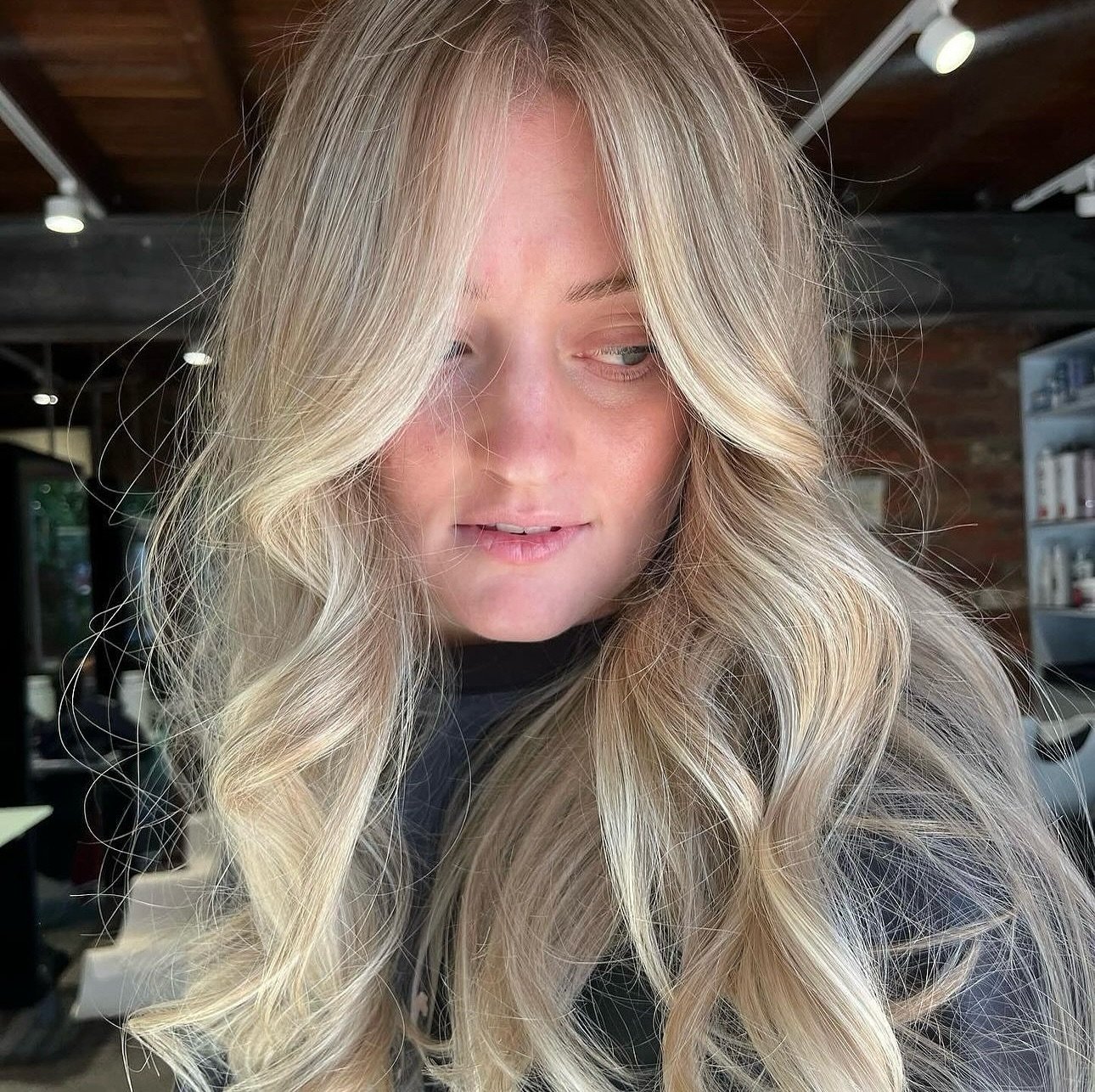 Introducing the Gigi special! Her technique in her Foilayage foils with the added tip is honestly effortless! The perfect grow out for the clients that want the low maintenance grow out while being a bright blonde 

Coloured &amp; Styled - Gigi

For 