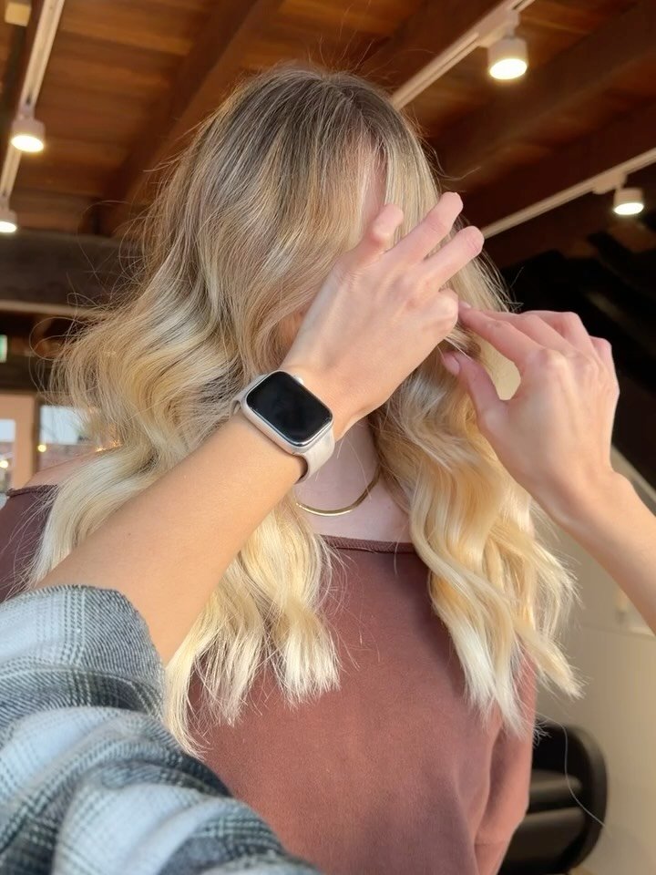 SMOKY VANILLA BLONDE ☁️

💌 save this for your next blonde inspo 
The perfect mix of bright and creamy with super easy maintainance 🤤 

Sarah &bull; East Fremantle 
BoBlonde | Best Blonde Salon Perth 
#creamyblonde #perthsbesthair #hairinspo #blonde