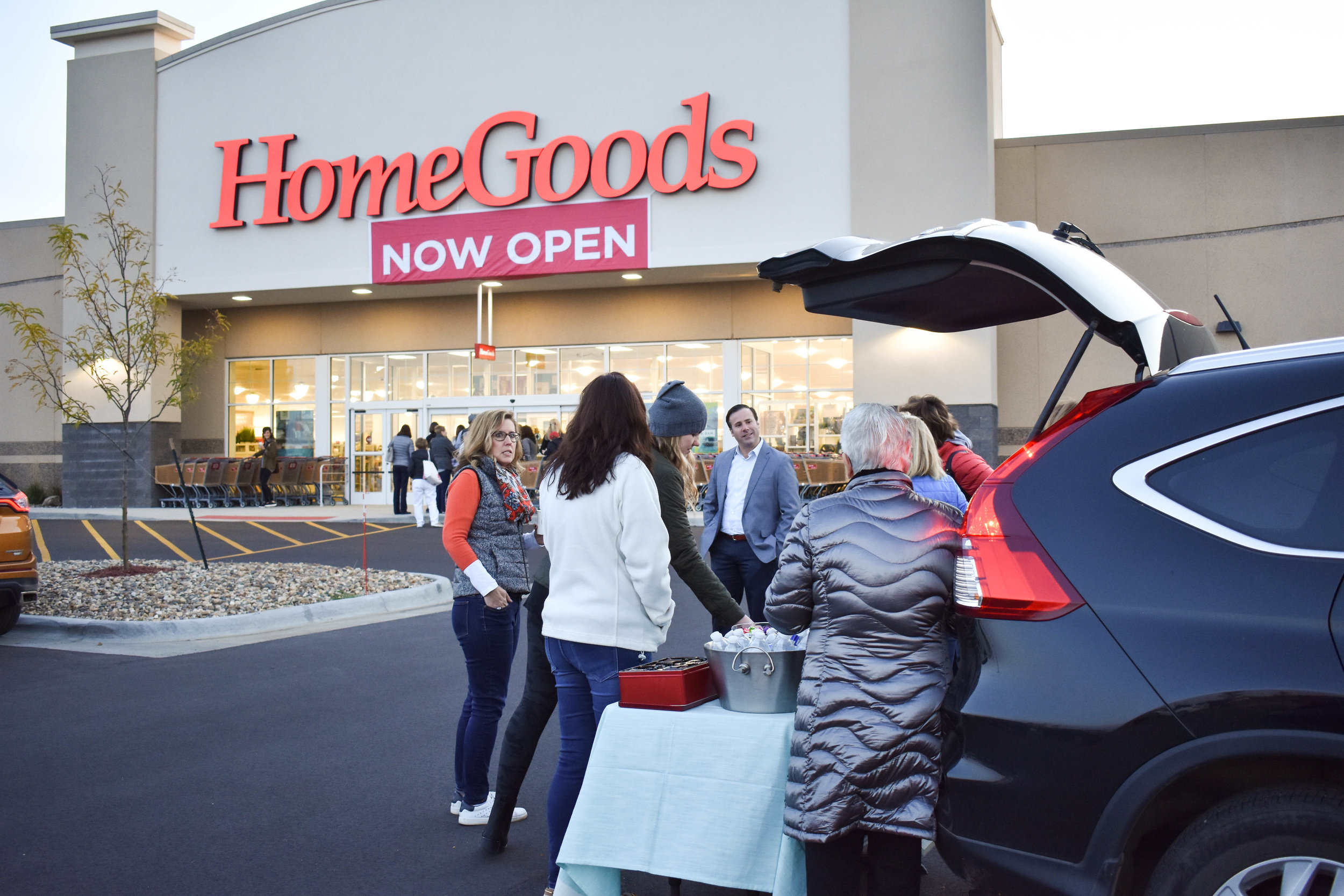 SiouxFalls.Business: Black Friday-style crowd greets Marshalls, HomeGoods opening 