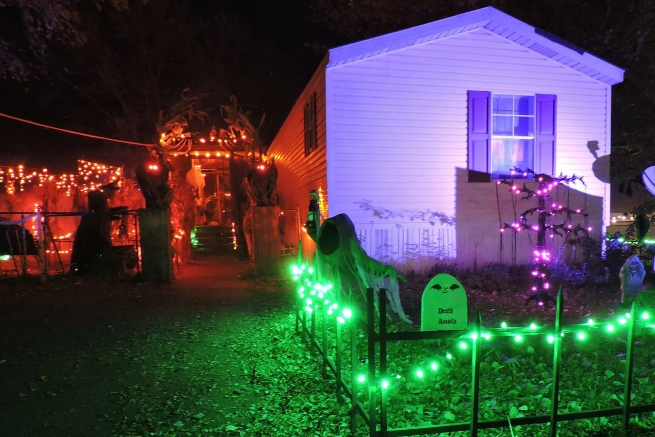 Enter the Haunted House Decorating Contest