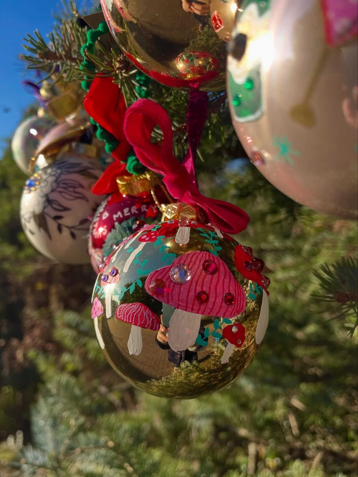 🌟☃️🦌The Christmas tradition returns! 🎄🎅🏻✨

Hand painted baubles are back! As always, each one unique, painted and made by me and for a limited time only. Oodles of time and love go in to making this wee sparkly beauties &hearts;️

After painting