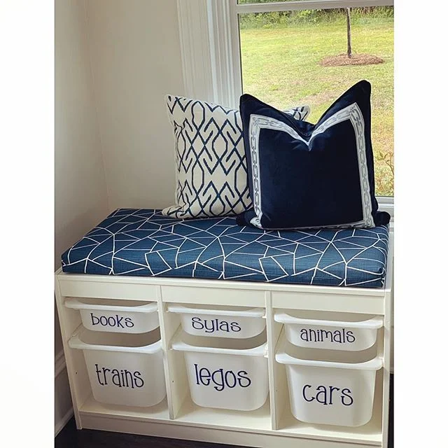 T O Y  S T O R Y.
Now you see them, now you don&rsquo;t. 👊🏻💙
&bull;
&bull;
&bull;
Raise your hand if you, too, have been victimized by a lego to the foot. 👋🏻#notthistime #cozycorner #residentialdesign #storagesolutions #customstorage #onestyling