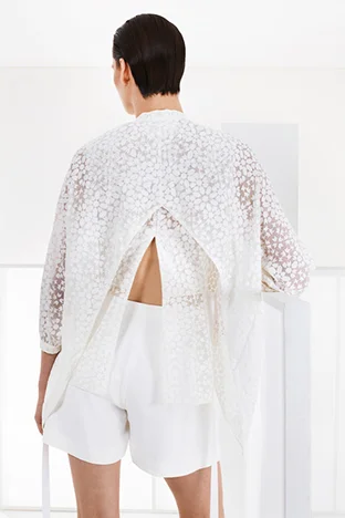 Chalayan_007_1366.450x675.JPG