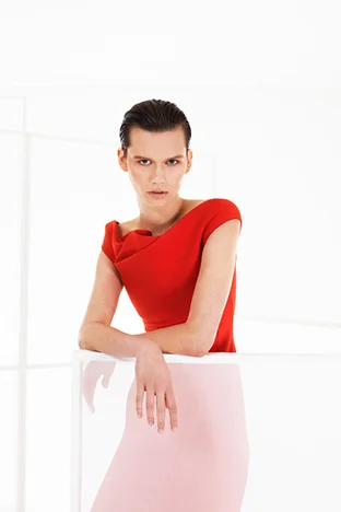 Chalayan_019_1366.450x675.JPG