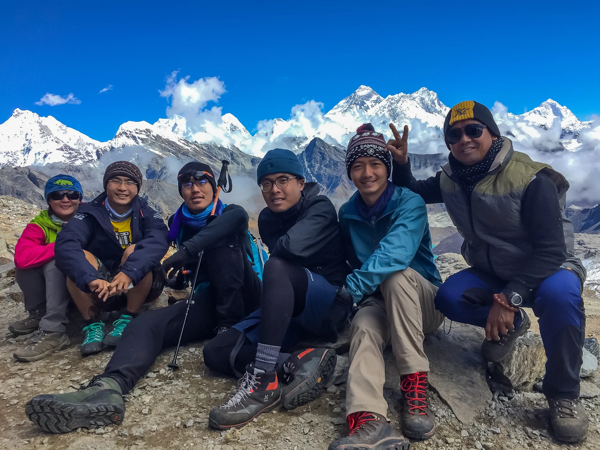 5 of us: LiChen, Ray, Kilik, Bo, me, + our guide Sanu!
