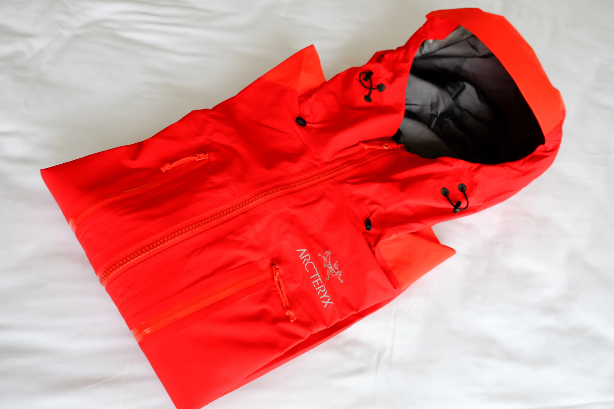 Arcteryx Alpha AR hardshell/rain jacket