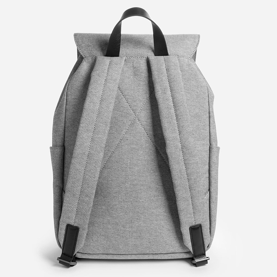 everlane-modern-snap-backpack-03.jpg