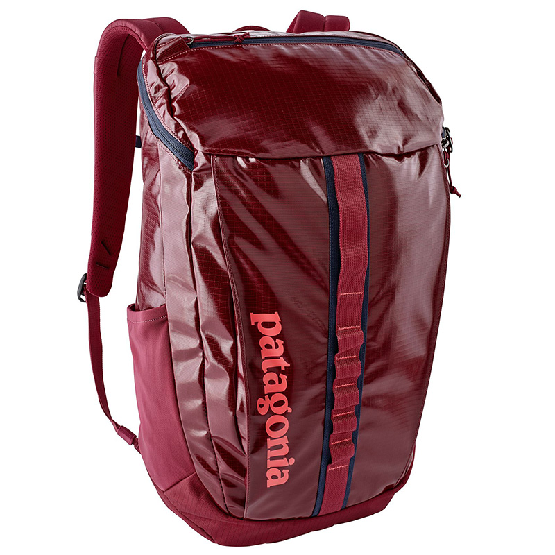 Patagonia-black-hole-backpack-25L-01.jpg