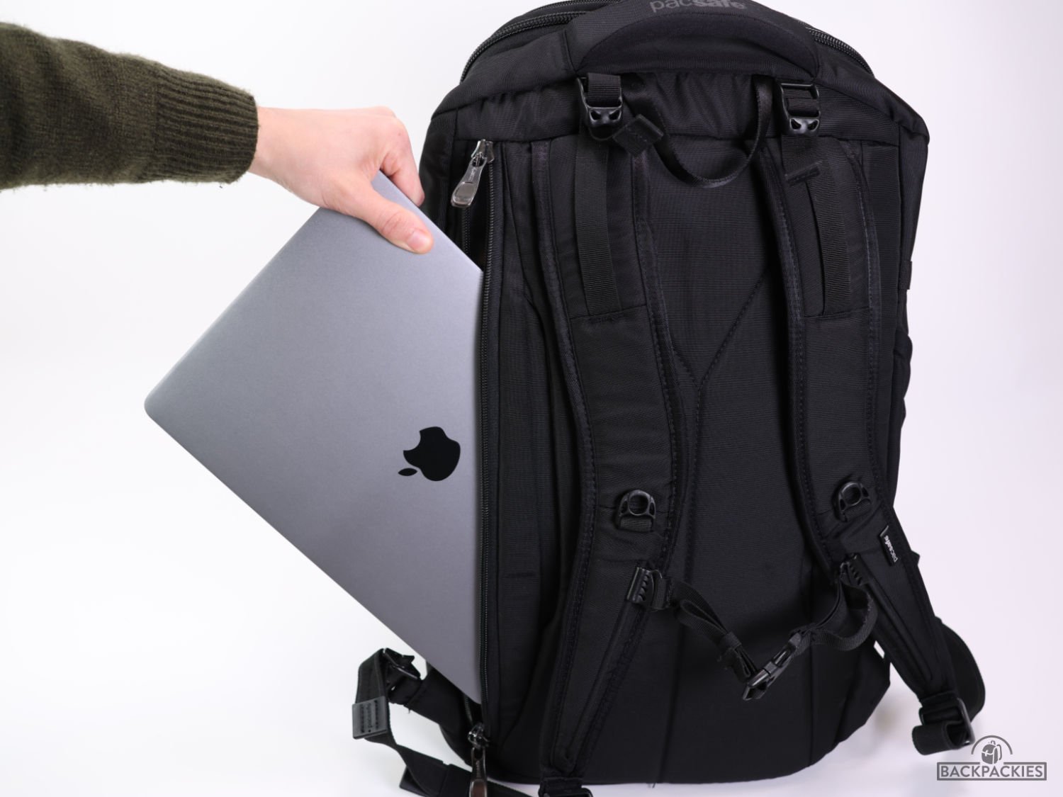 Pacsafe Venturesafe EXP35 backpack laptop compartment