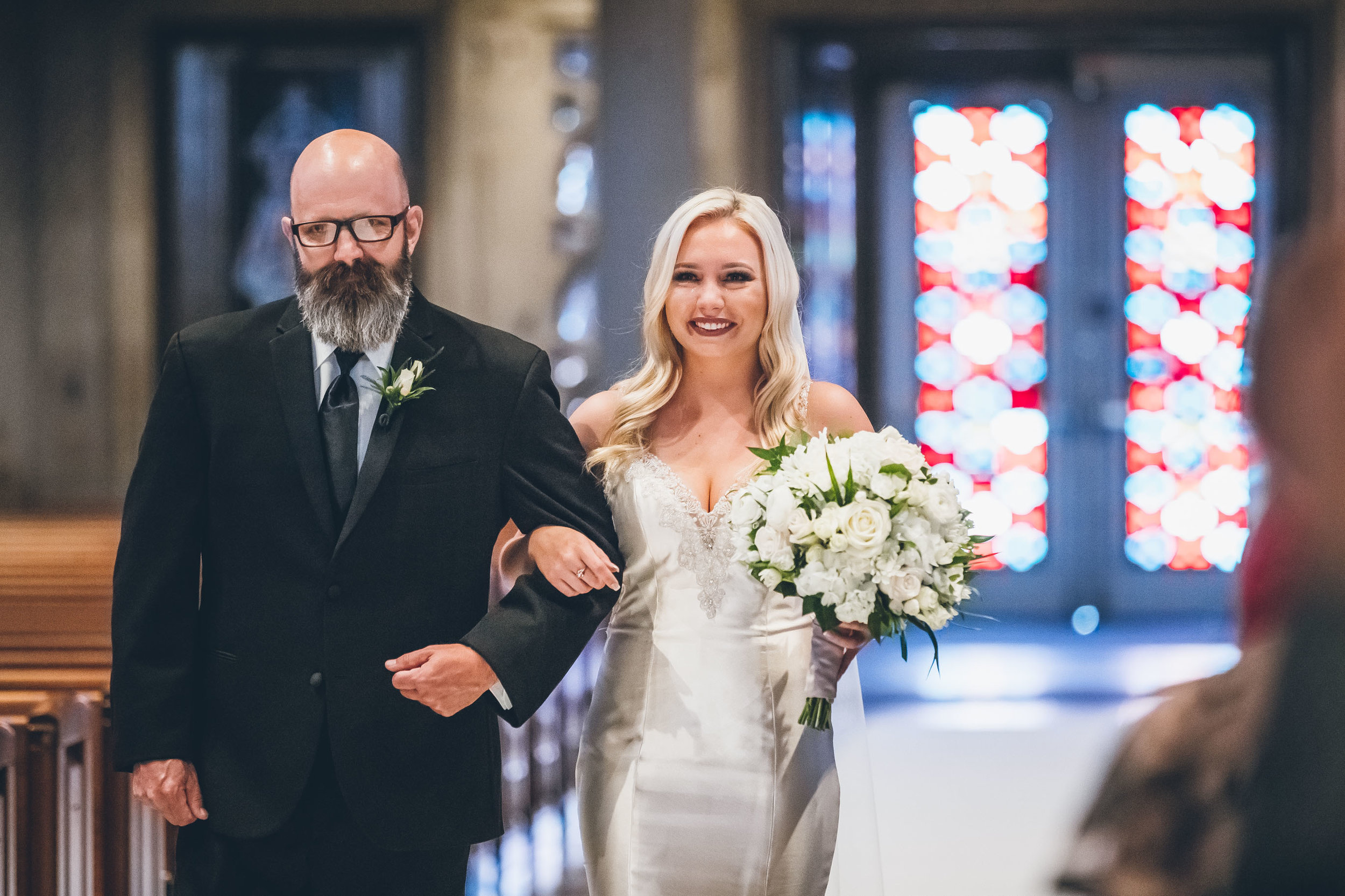 La Crosse, WI Wedding Photographers. La Crosse Bridge. Waterfront Wedding. cathedral wedding.