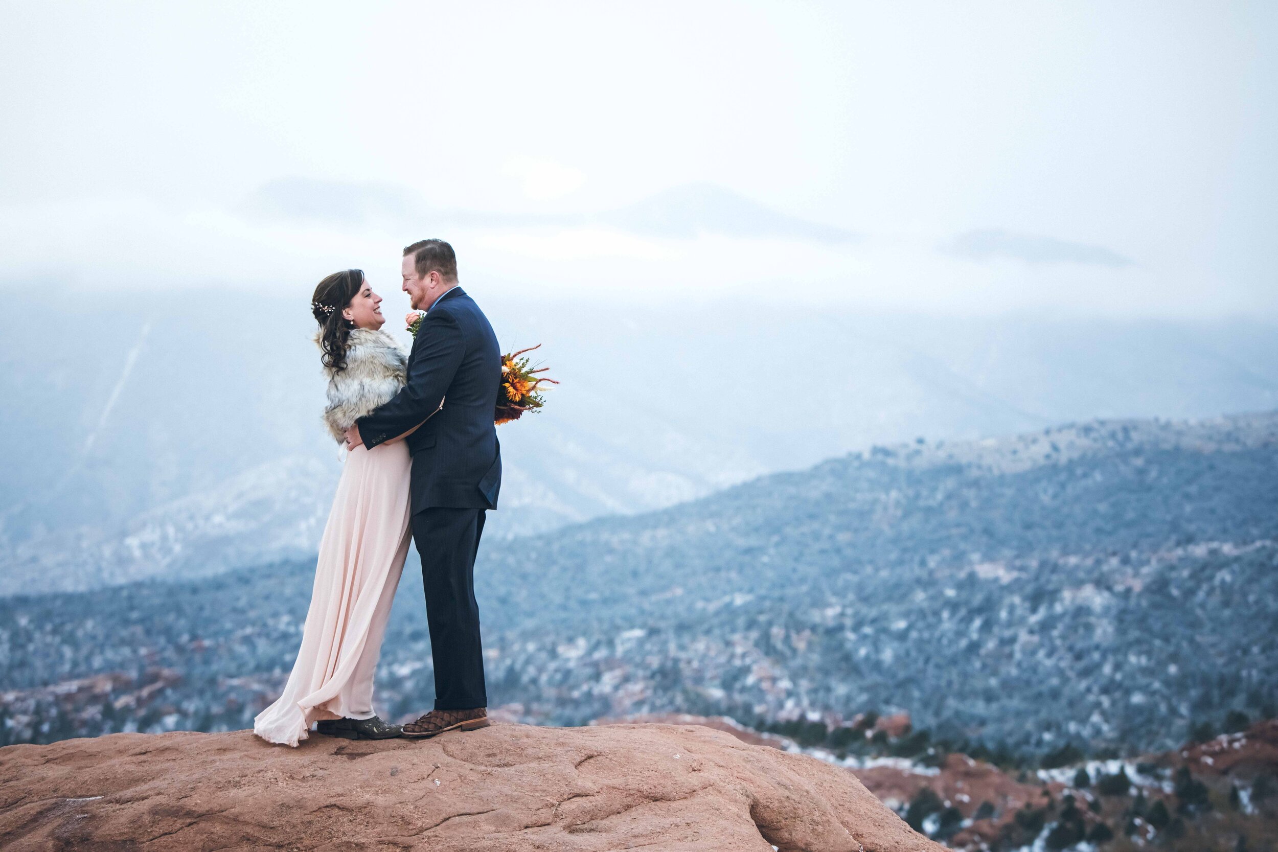 Garden of the Gods Elopement Photography. Small Wedding in Colorado Springs. Pandemic Elopements. Elopement Photographer Near Me. Winter Garden of the Gods Wedding. 